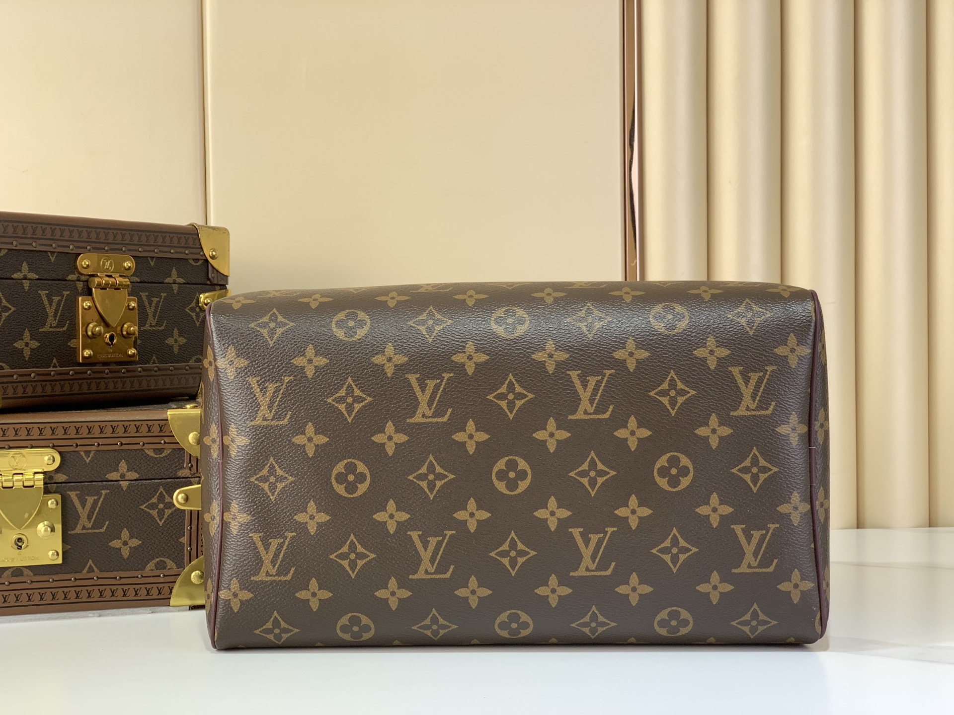 LV Style Black Leather Chain Bag Bags Chain Bag detail image 4 from source 759924