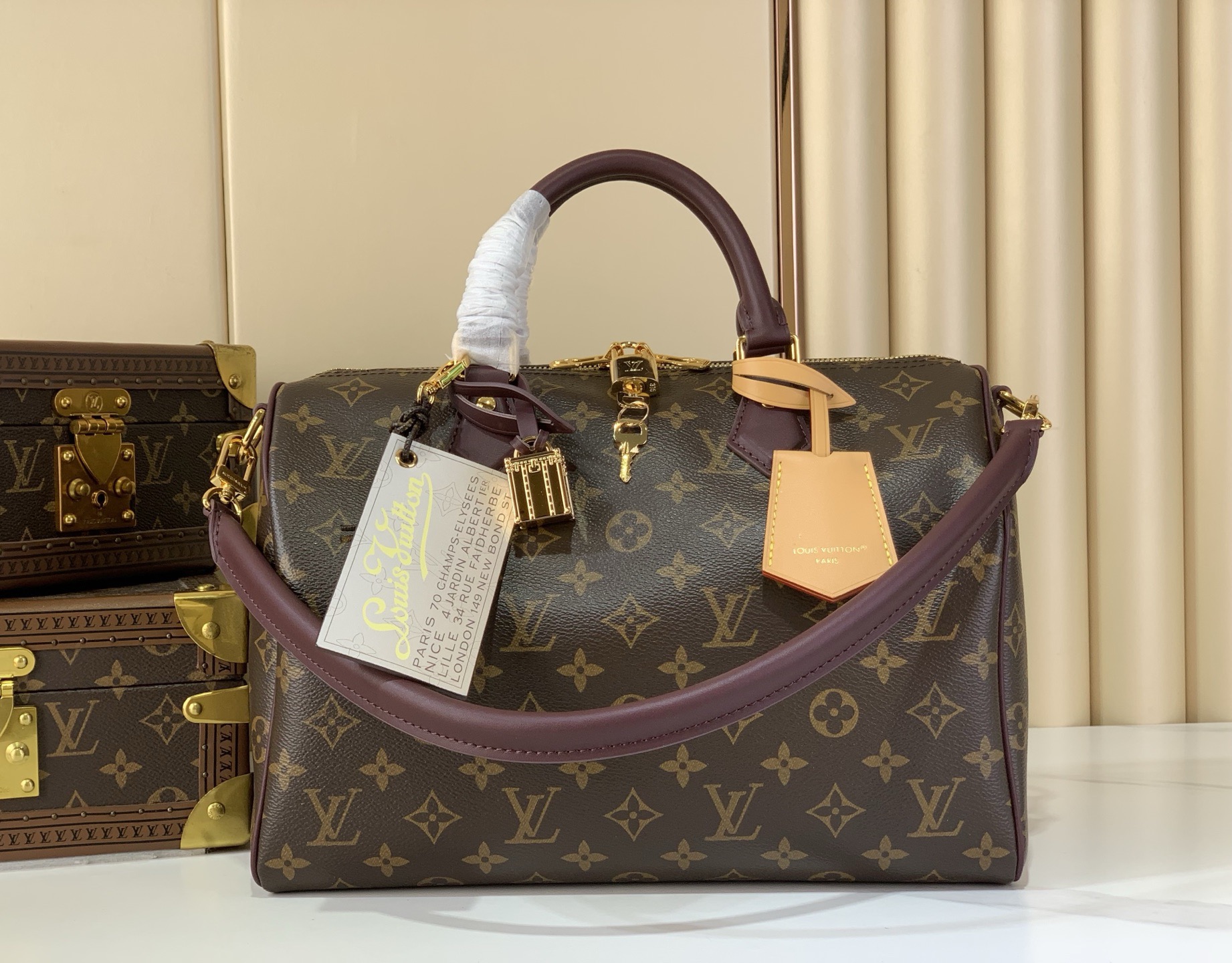 LV Style Black Leather Chain Bag Lookbook Reference image 1