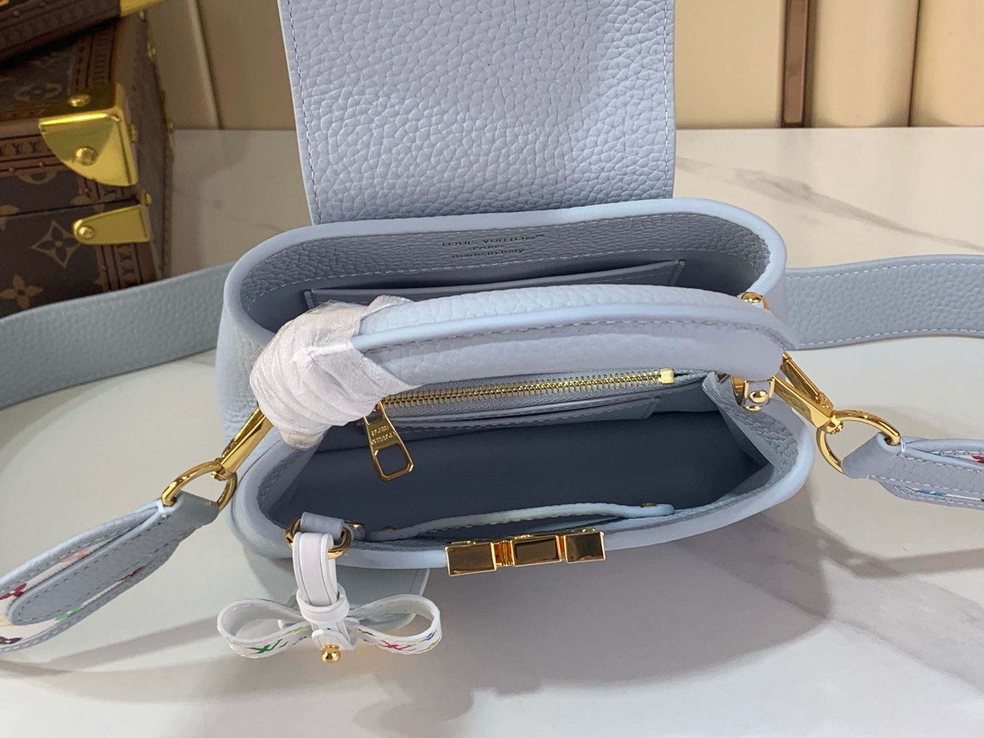 LV Style Beige Leather Top Handle Bag style reference detail image 9 from source 759926