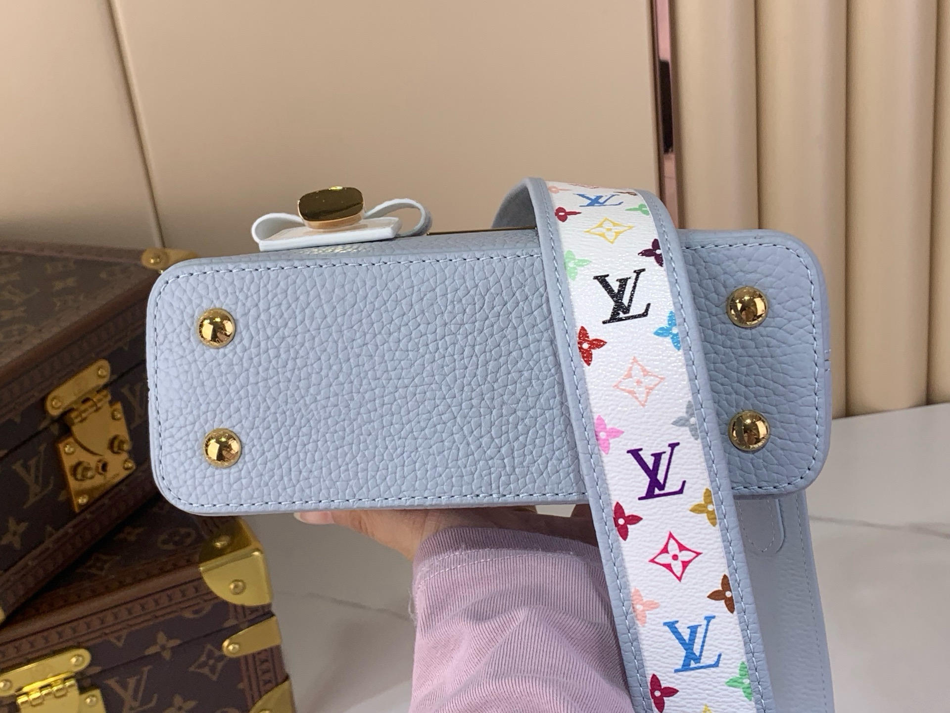 LV Style Beige Leather Top Handle Bag style reference detail image 4 from source 759926
