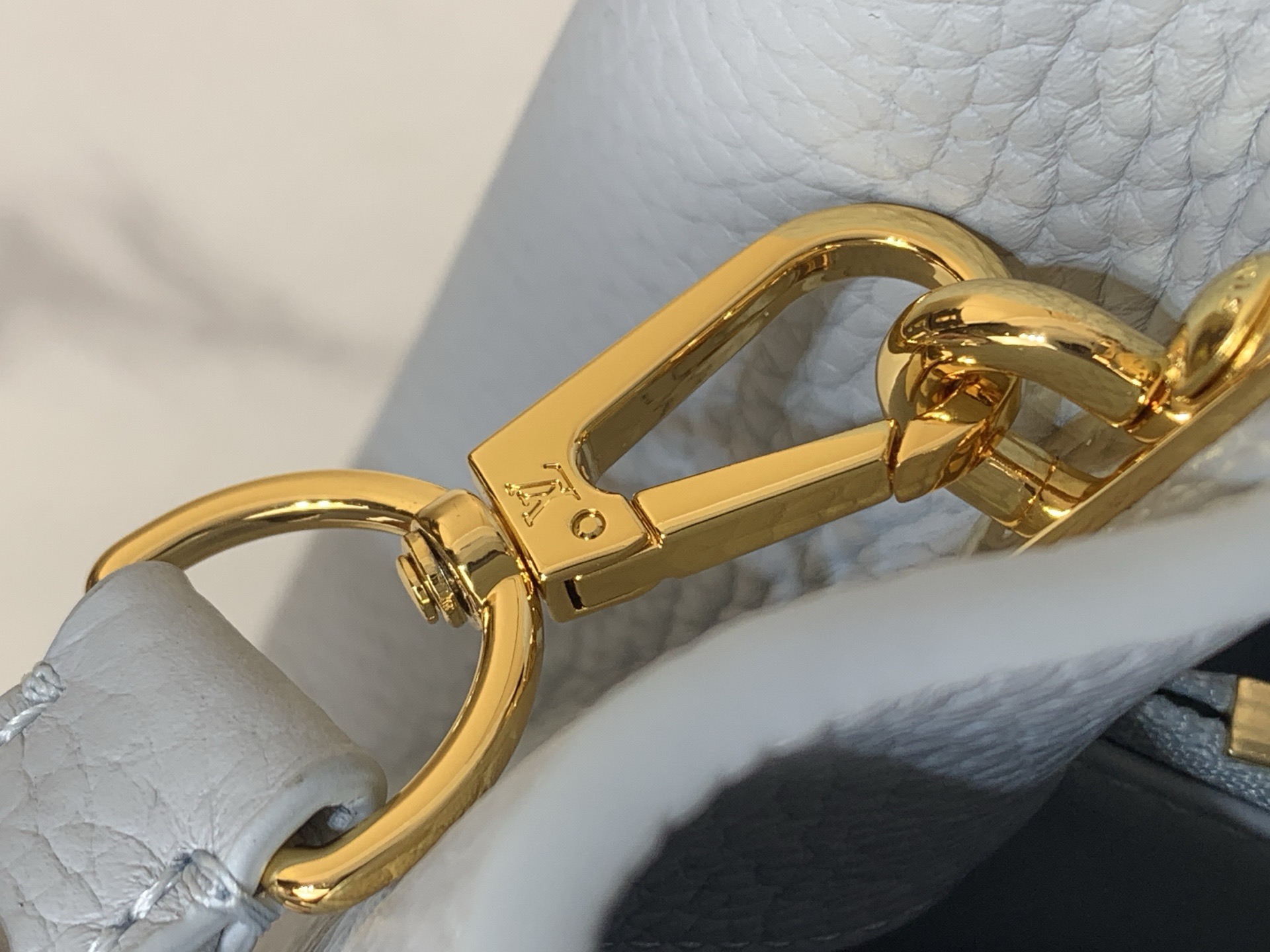 LV Style Beige Leather Top Handle Bag style reference detail image 5 from source 759925