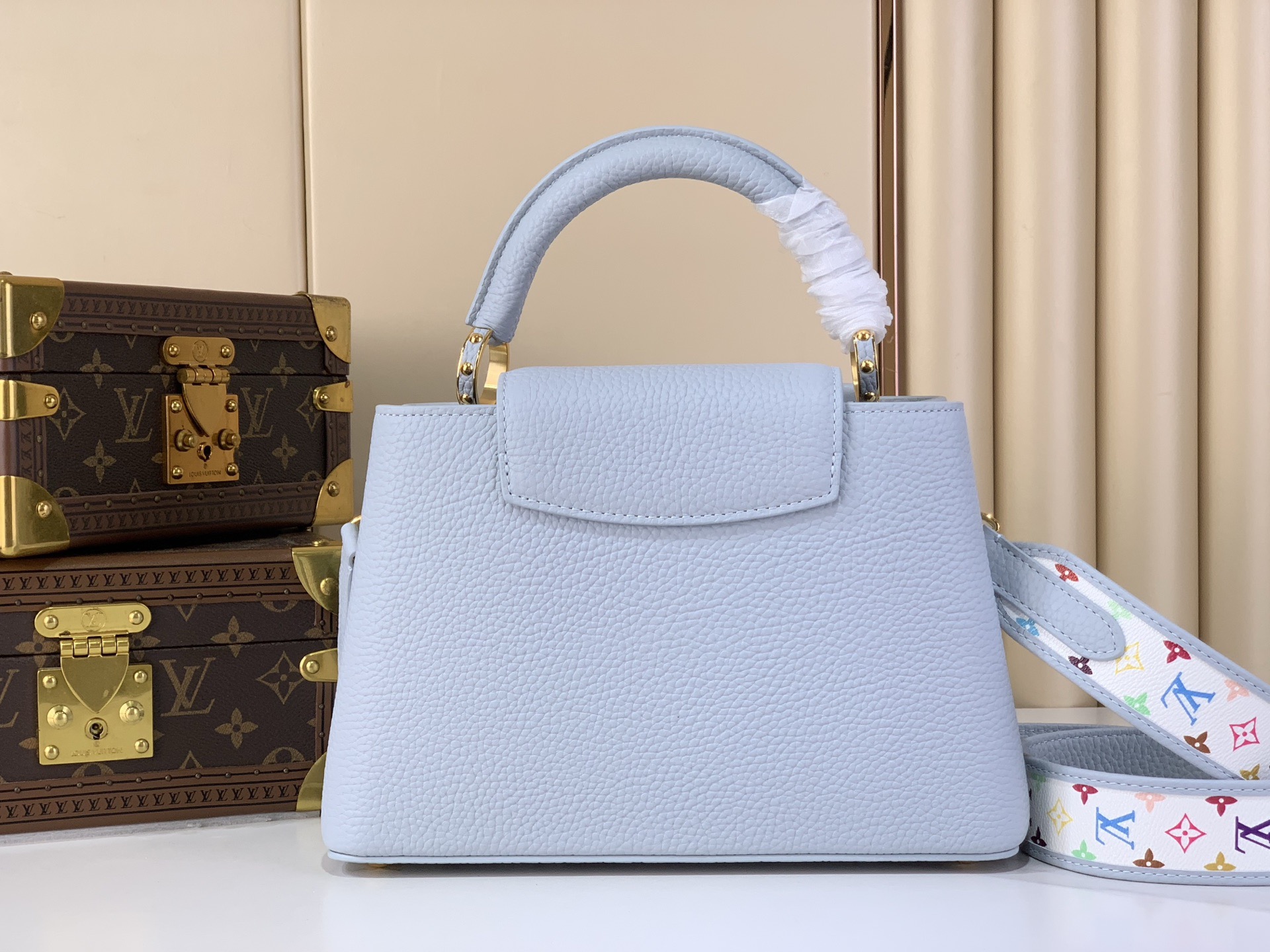 LV Style Beige Leather Top Handle Bag style reference detail image 3 from source 759925
