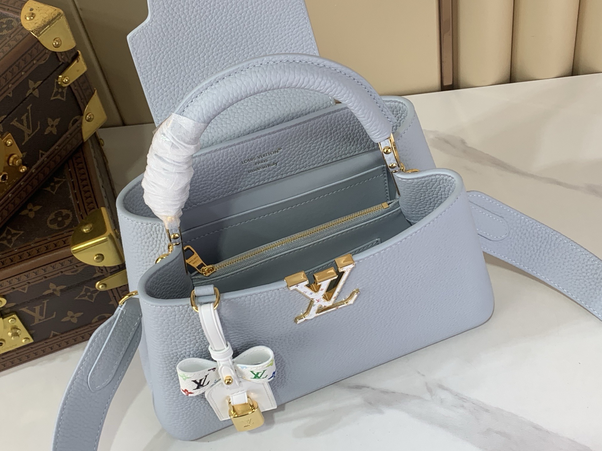 LV Style Beige Leather Top Handle Bag style reference detail image 8 from source 759925