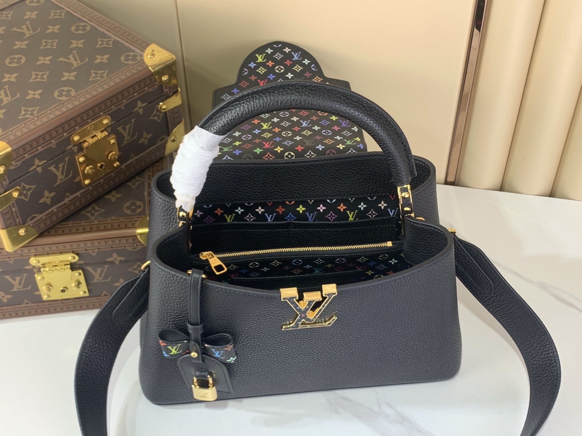 LV Style Black Leather Top Handle Bag style reference detail image 9 from source 759927