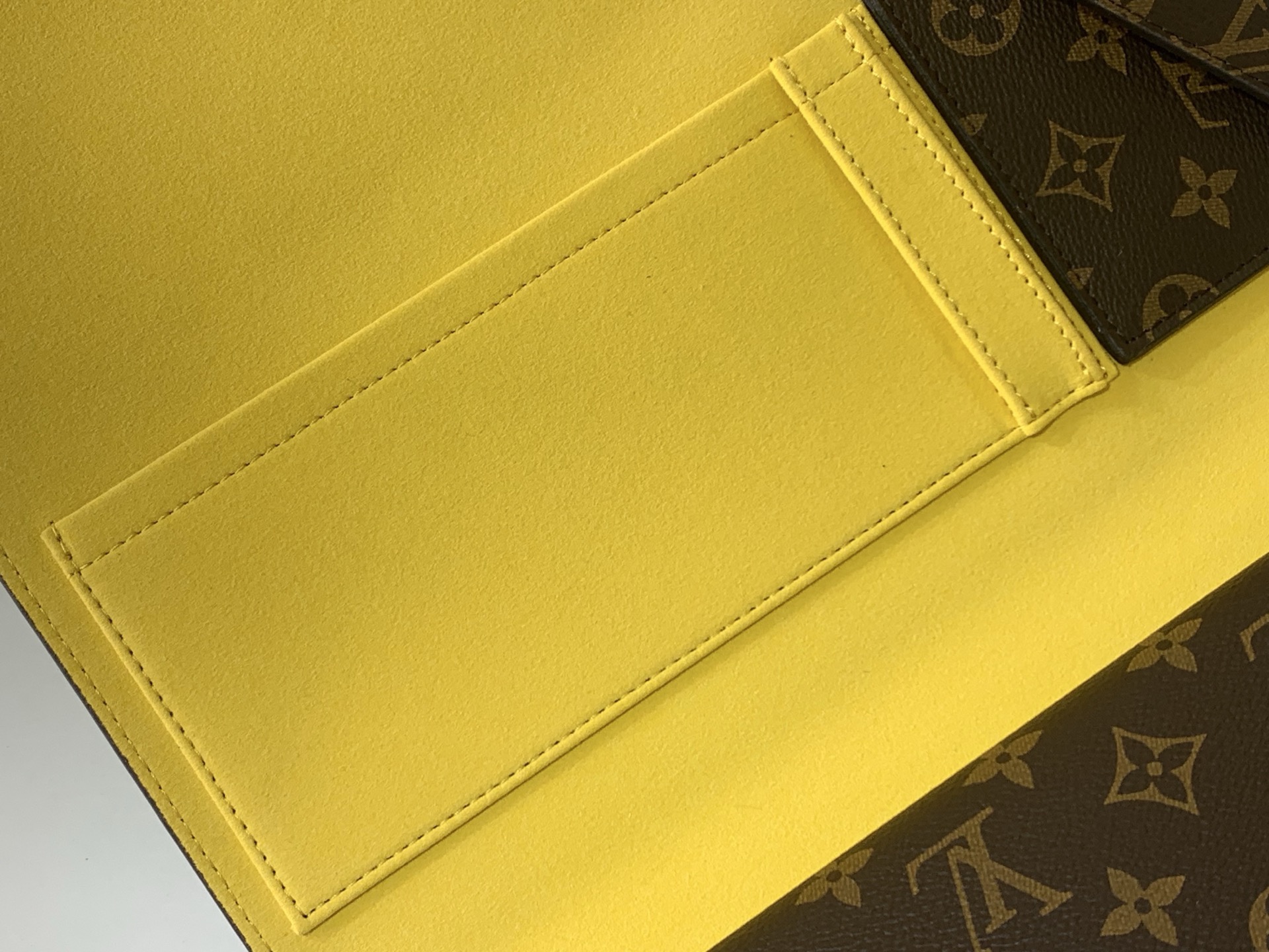 LV Style Leather Clutch Bags Clutch detail image 6 from source 759929