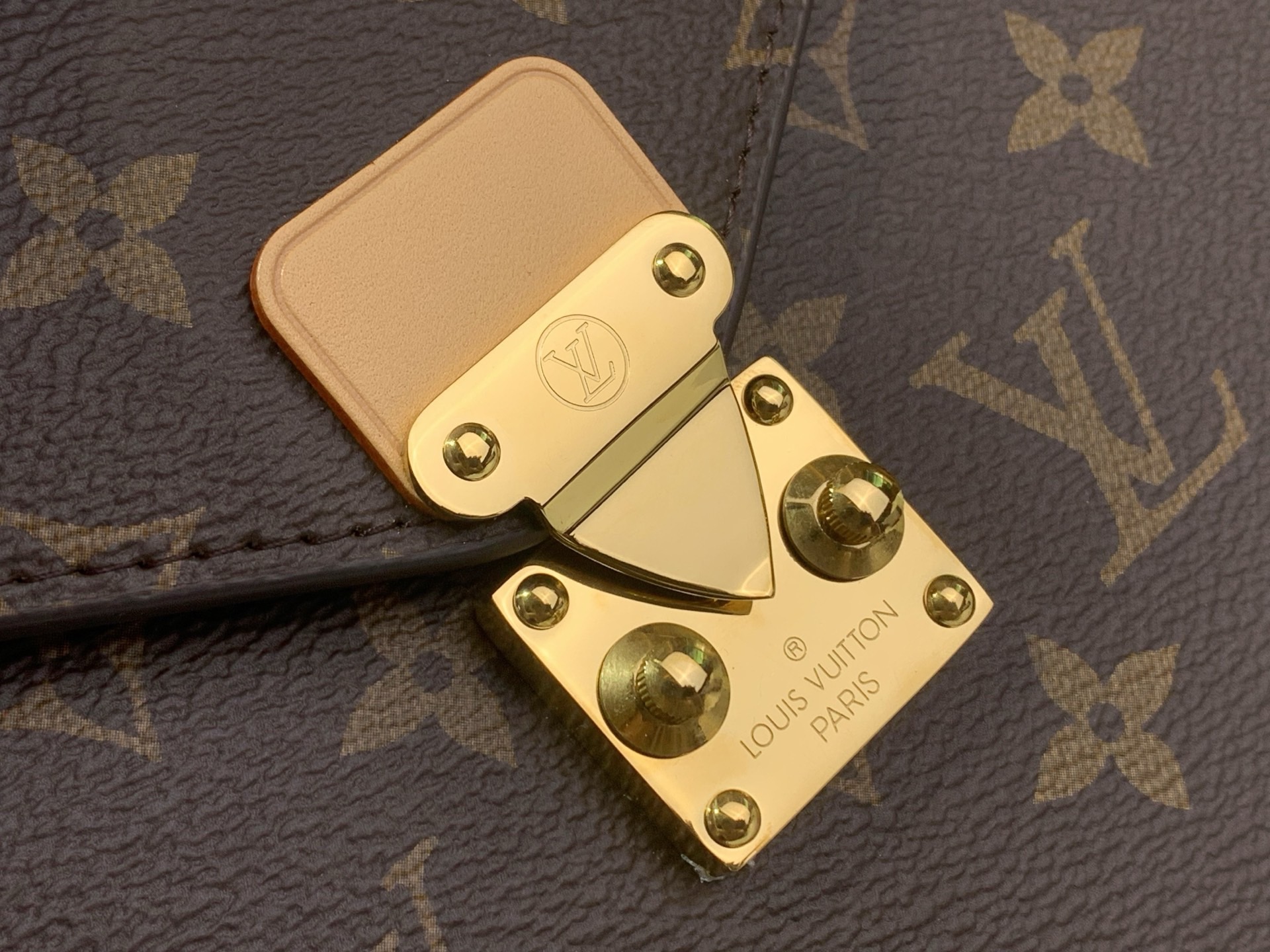 LV Style Leather Clutch Bags Clutch detail image 5 from source 759929