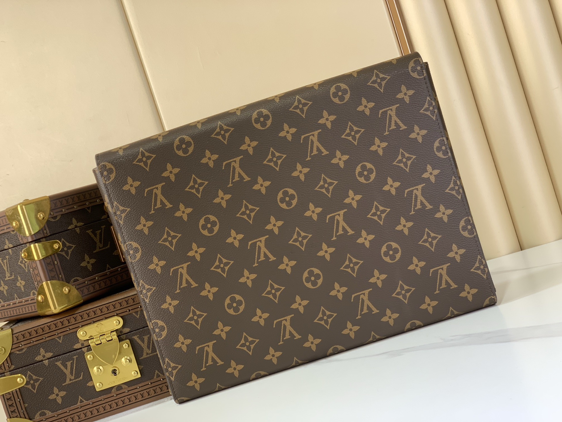 LV Style Leather Clutch Bags Clutch detail image 3 from source 759929