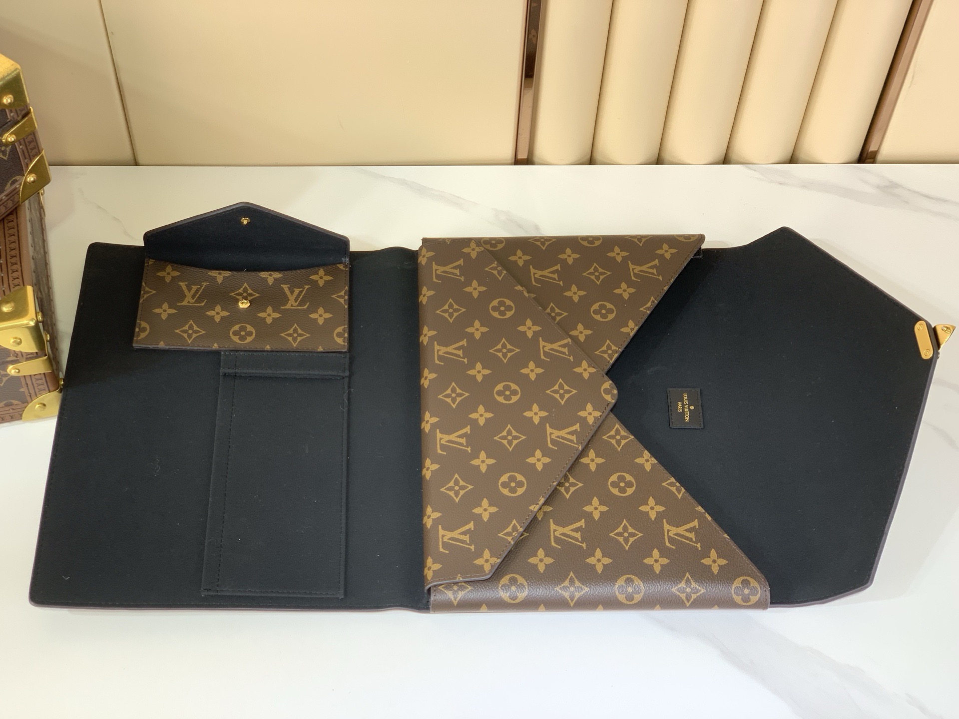 LV Style Leather Clutch Bags Clutch detail image 9 from source 759930