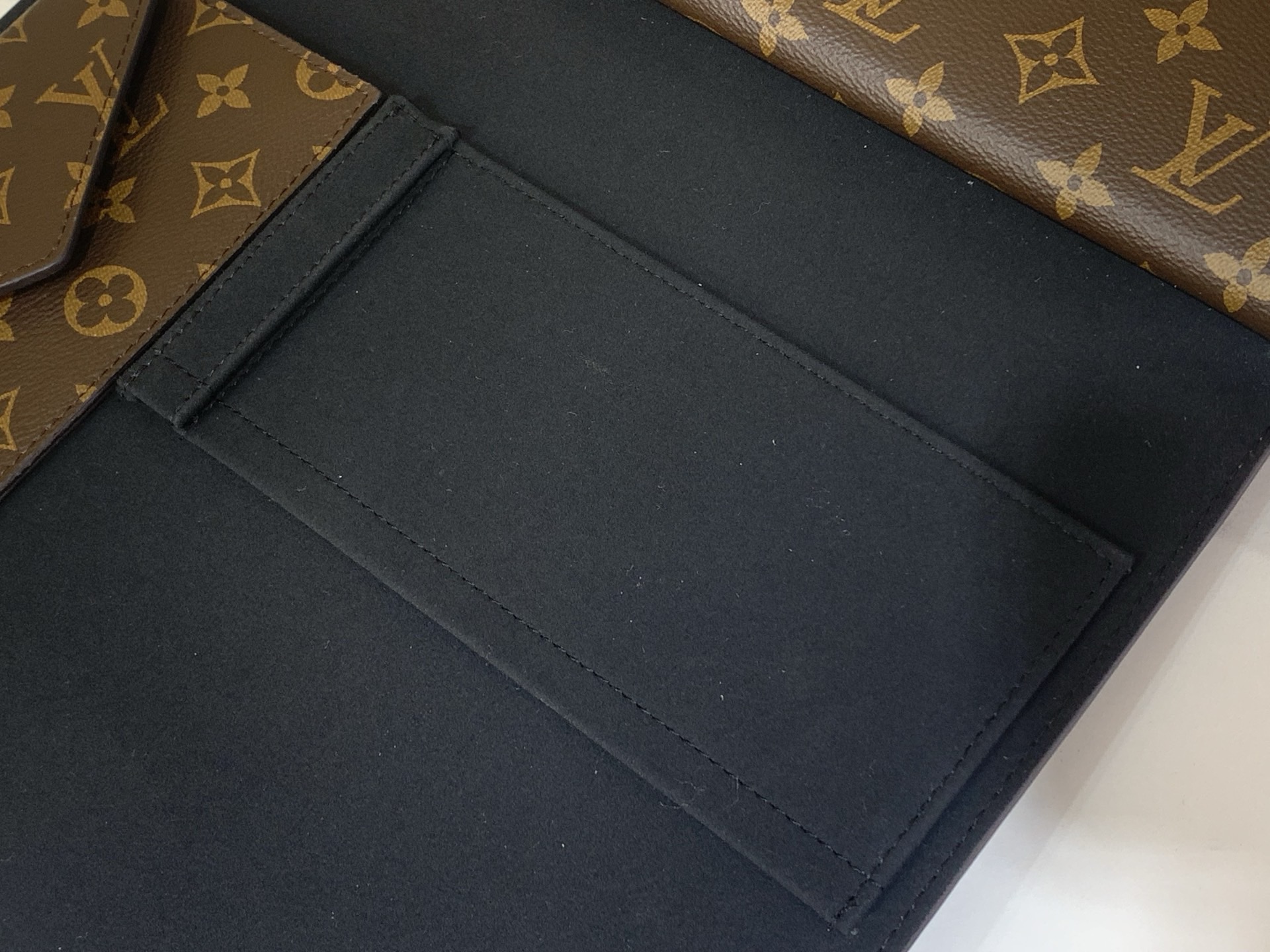 LV Style Leather Clutch Bags Clutch detail image 5 from source 759930