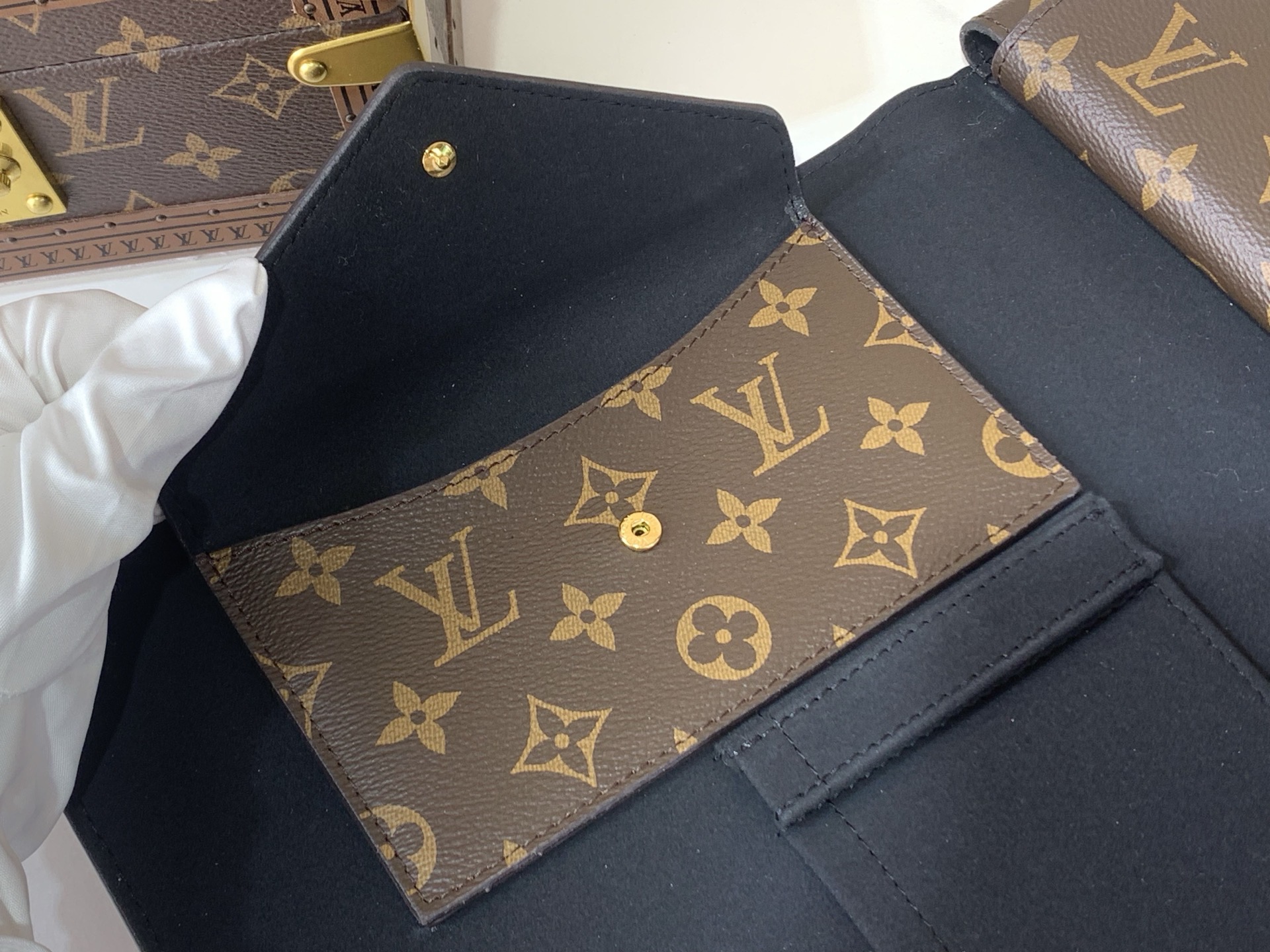 LV Style Leather Clutch Bags Clutch detail image 7 from source 759930