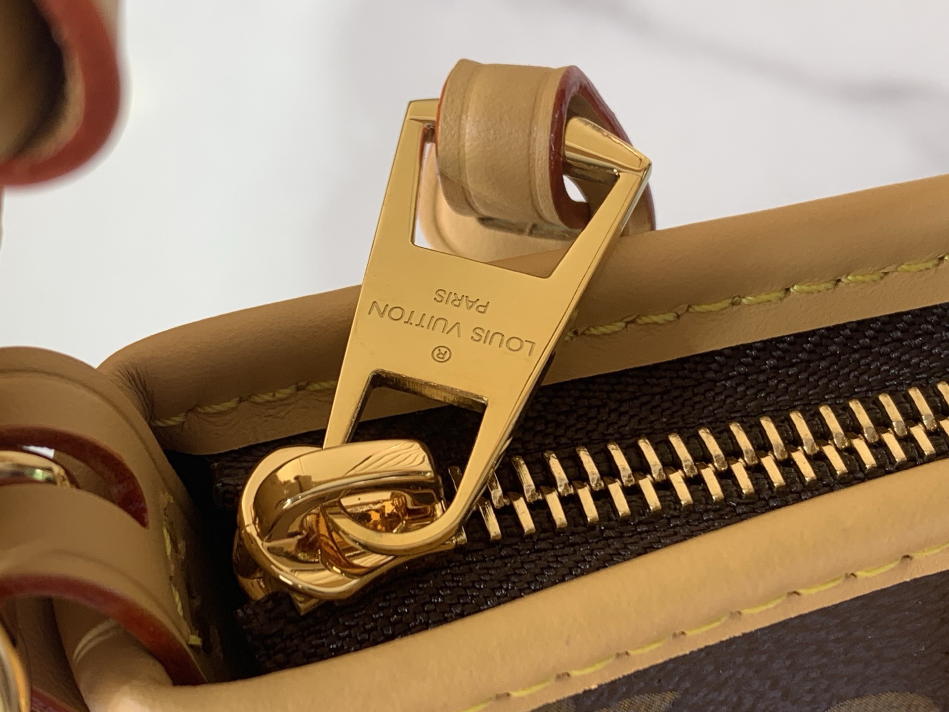 LV Style Beige Leather Clutch Bags Clutch detail image 6 from source 759931