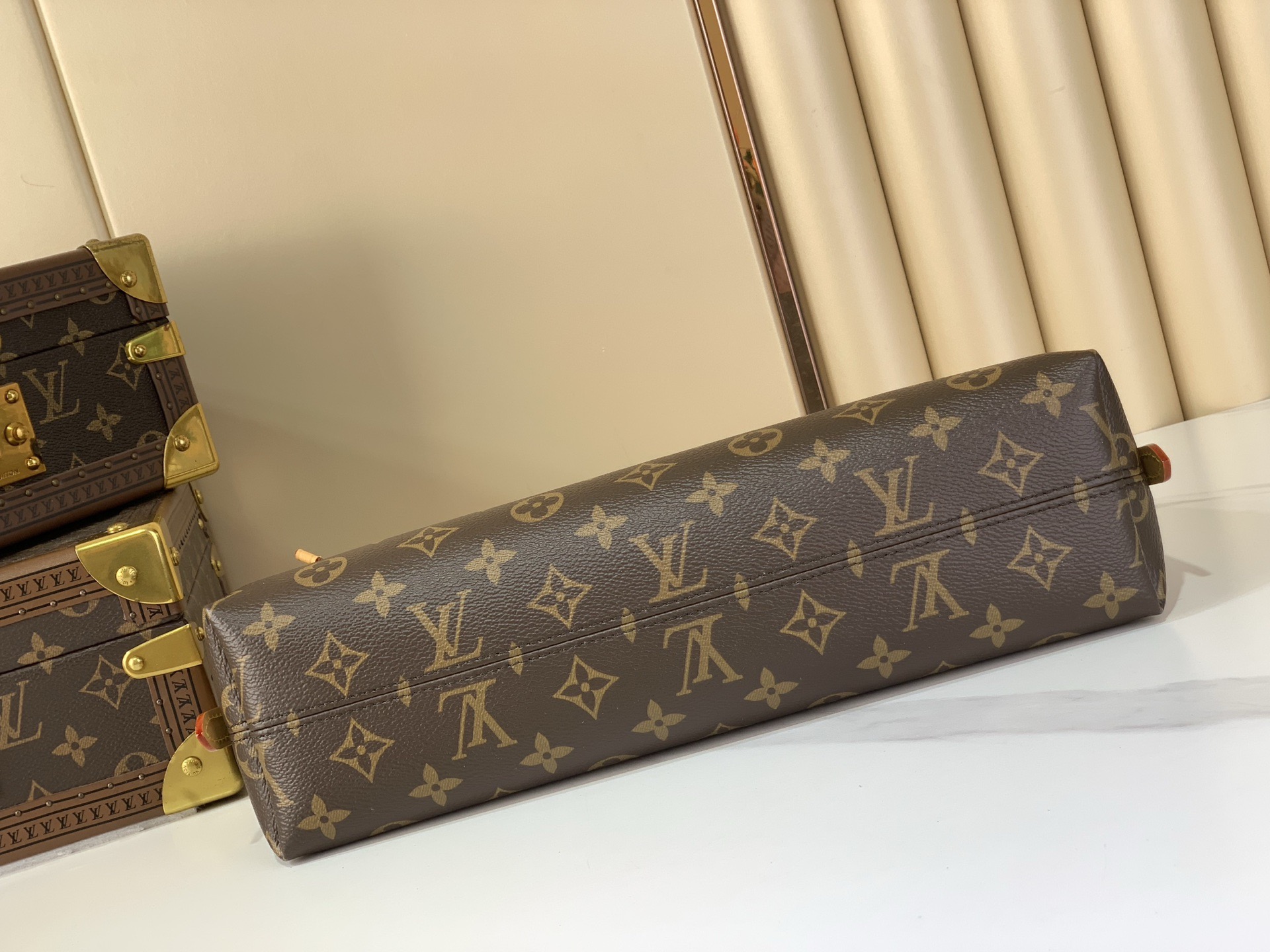 LV Style Beige Leather Clutch Bags Clutch detail image 4 from source 759931