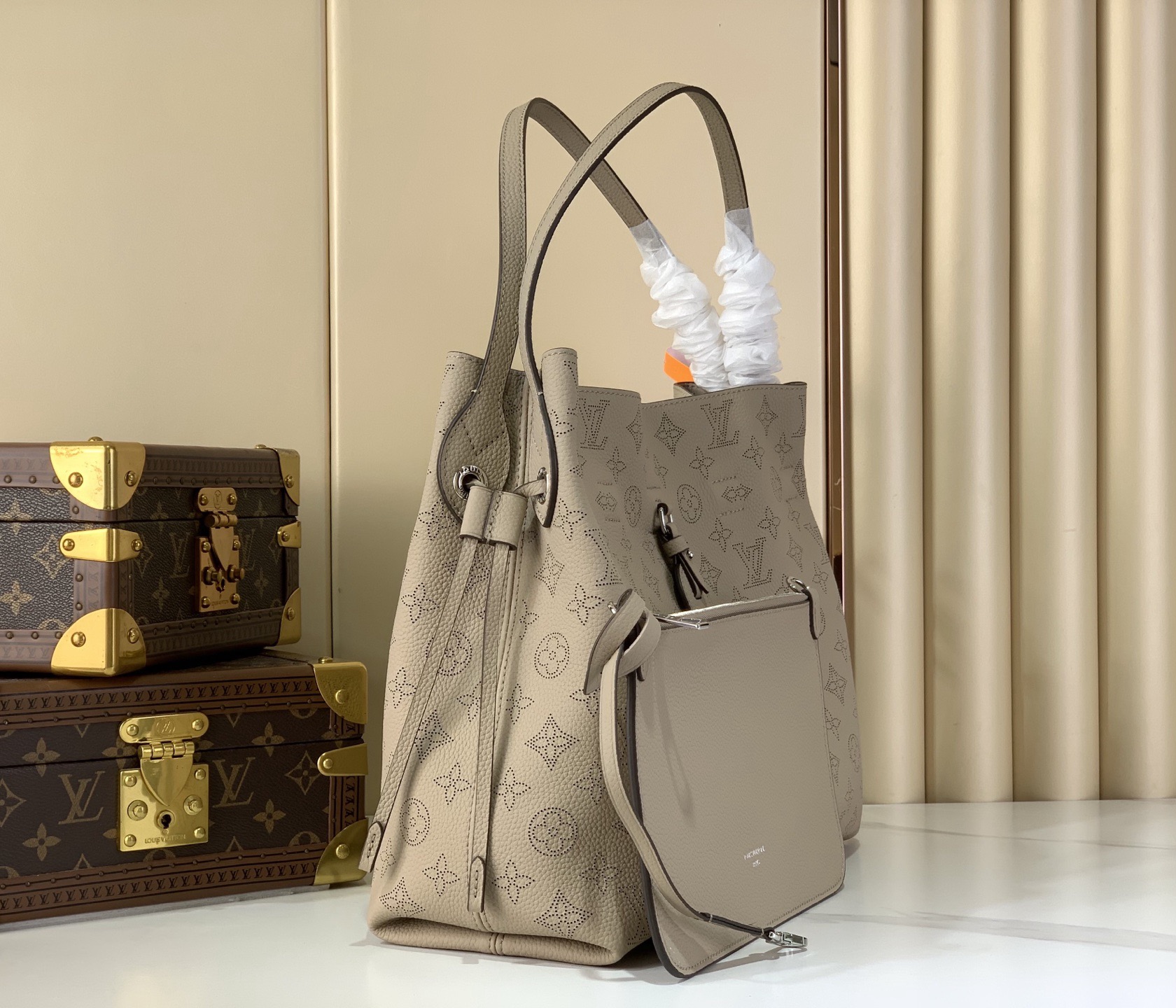 LV Style Black Leather Top Handle Bag Lookbook Reference image 2