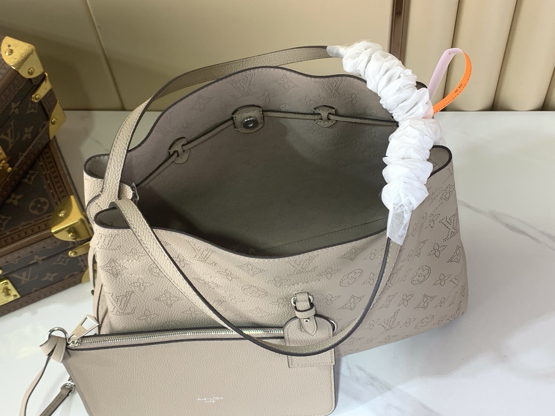 LV Style Black Leather Top Handle Bag style reference detail image 9 from source 760000