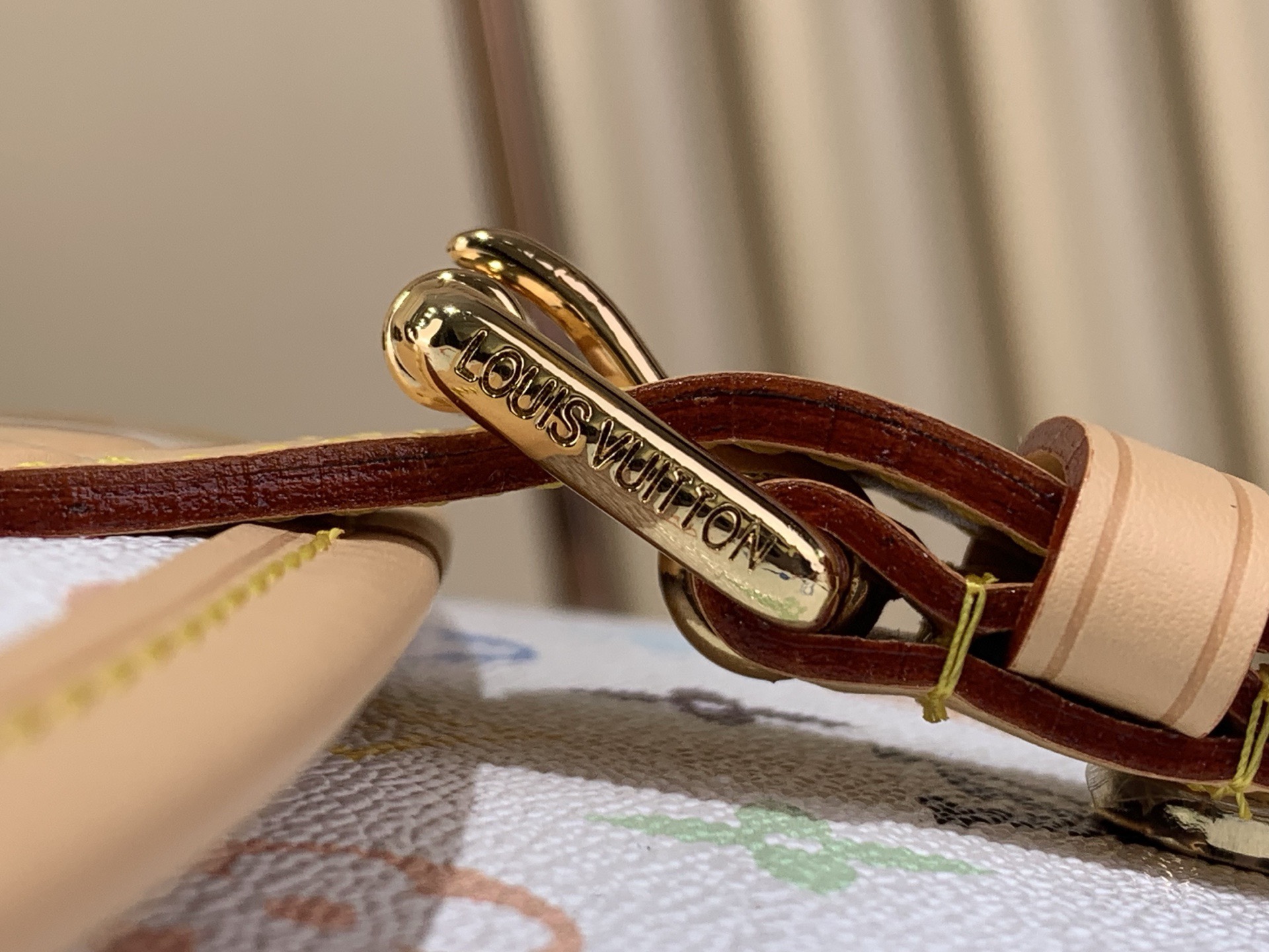 LV Style White Leather Top Handle Bag style reference detail image 7 from source 760014