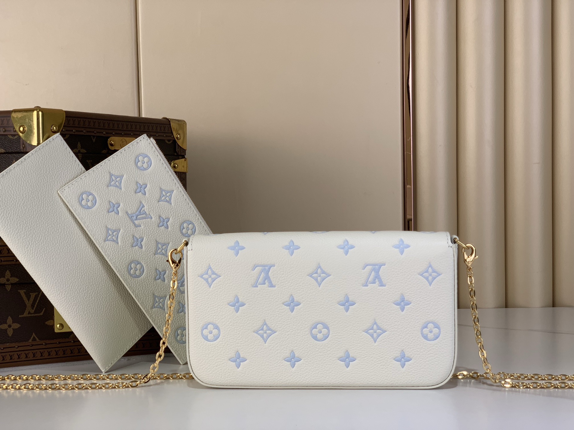 LV Style White Leather Clutch Bags detail image 3 from source 760045