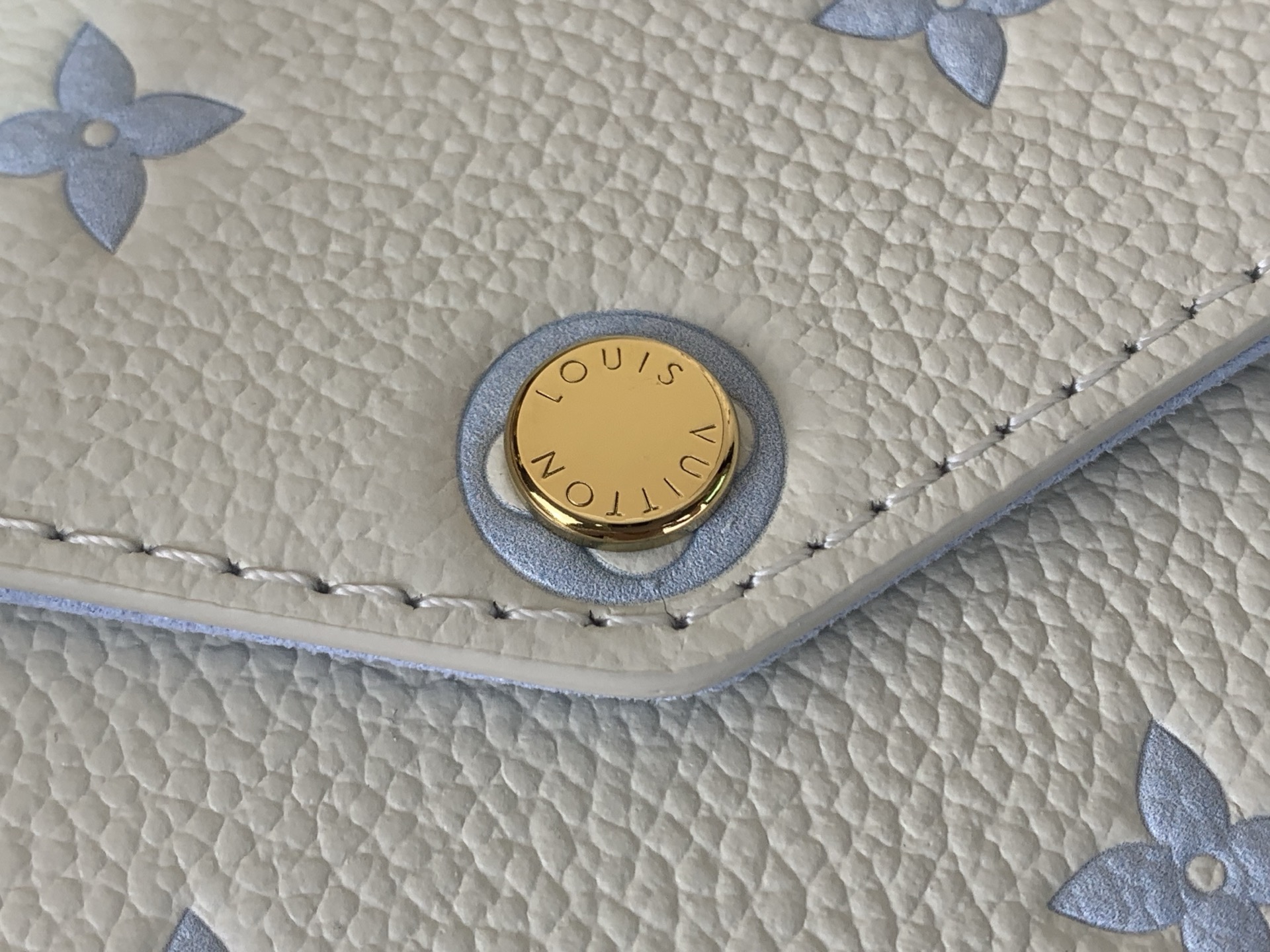 LV Style White Leather Clutch Bags detail image 5 from source 760045
