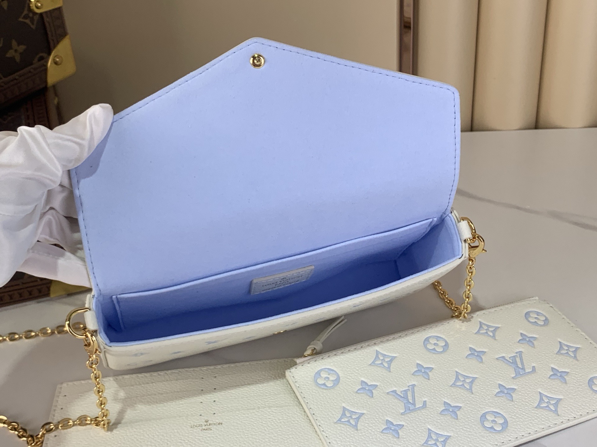 LV Style White Leather Clutch Bags detail image 8 from source 760045