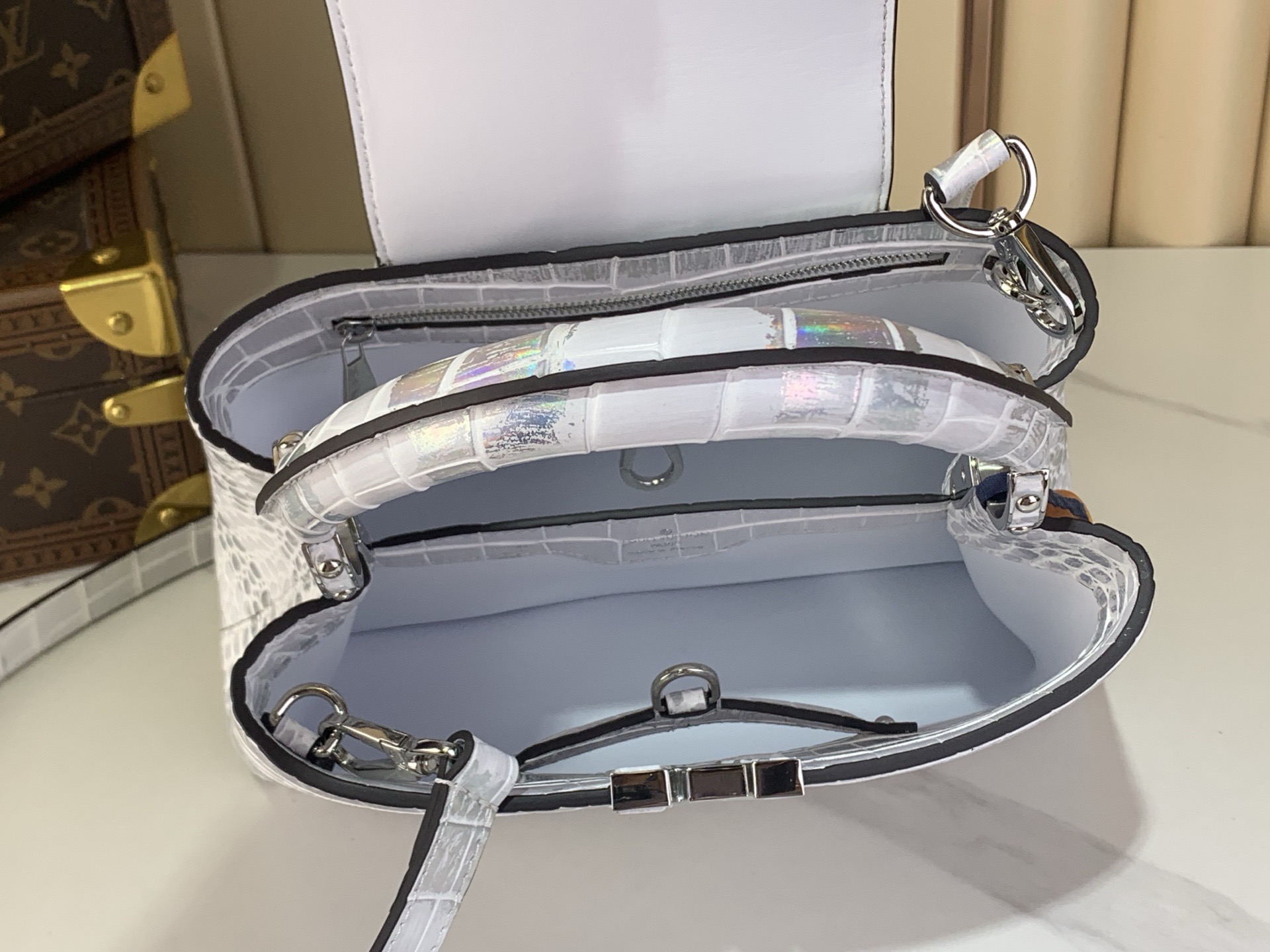 LV Style Leather Top Handle Bag style reference detail image 9 from source 760005