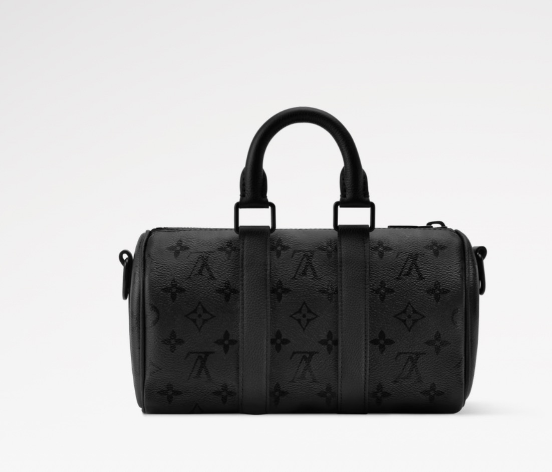 NO:687862,Top original item [KEEALL BANDOULIRE 25 handbag] m28369 Black This Keeall Bandoulière 25 handbag is made of Monogram Midnight xl coated canvas embellished with deep Monogram prints, showing a confident style. The exquisite urban structure is matched with leather trim and matte zipper. The top handle and wide detachable and adjustable fabric shoulder strap allow for comfortable cross-body and hand carry. Size 15 x 11 x  25 cm.5316065 (height x width x length),19860909顶级原单【KEEALL BANDOULIRE 25 手袋】 m28369 黑色 本款 Keeall Bandoulière 25 手袋为 Monogram Midnight xl涂层帆布点缀深邃 Monogram 印花,张扬自信风范.精巧都市构型搭配皮革饰边和哑光拉链.顶部手柄与宽幅可拆卸并调节的织物肩带实现舒适斜跨与手提. 尺寸15 x 11 x 25 厘米.5316065 (高 x 宽 x 长度),,Bag