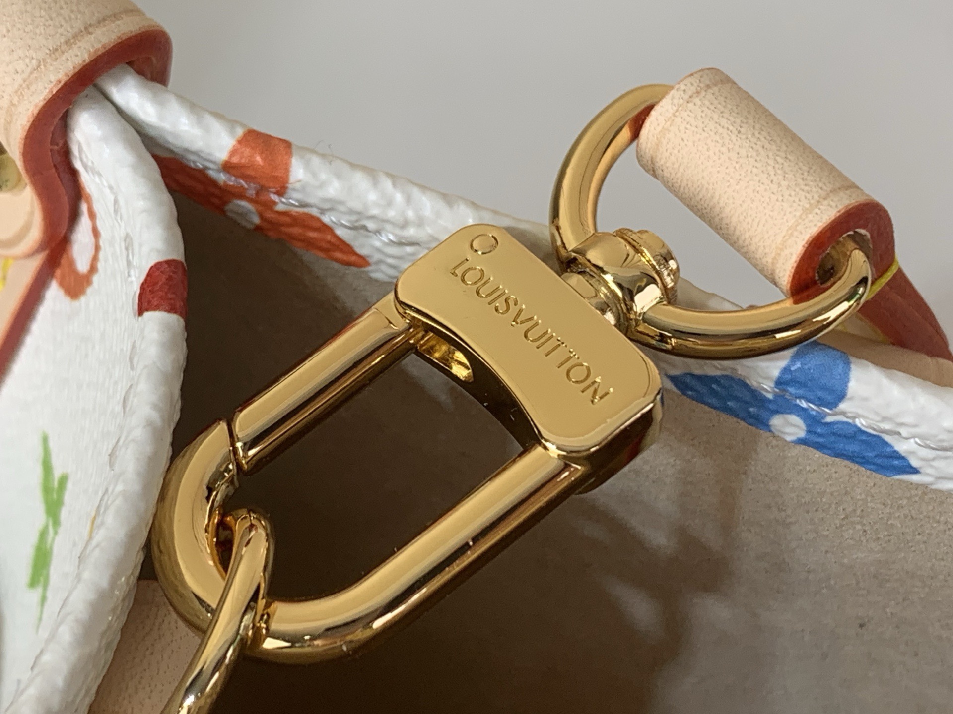 LV Style White Leather Top Handle Bag style reference detail image 5 from source 760013