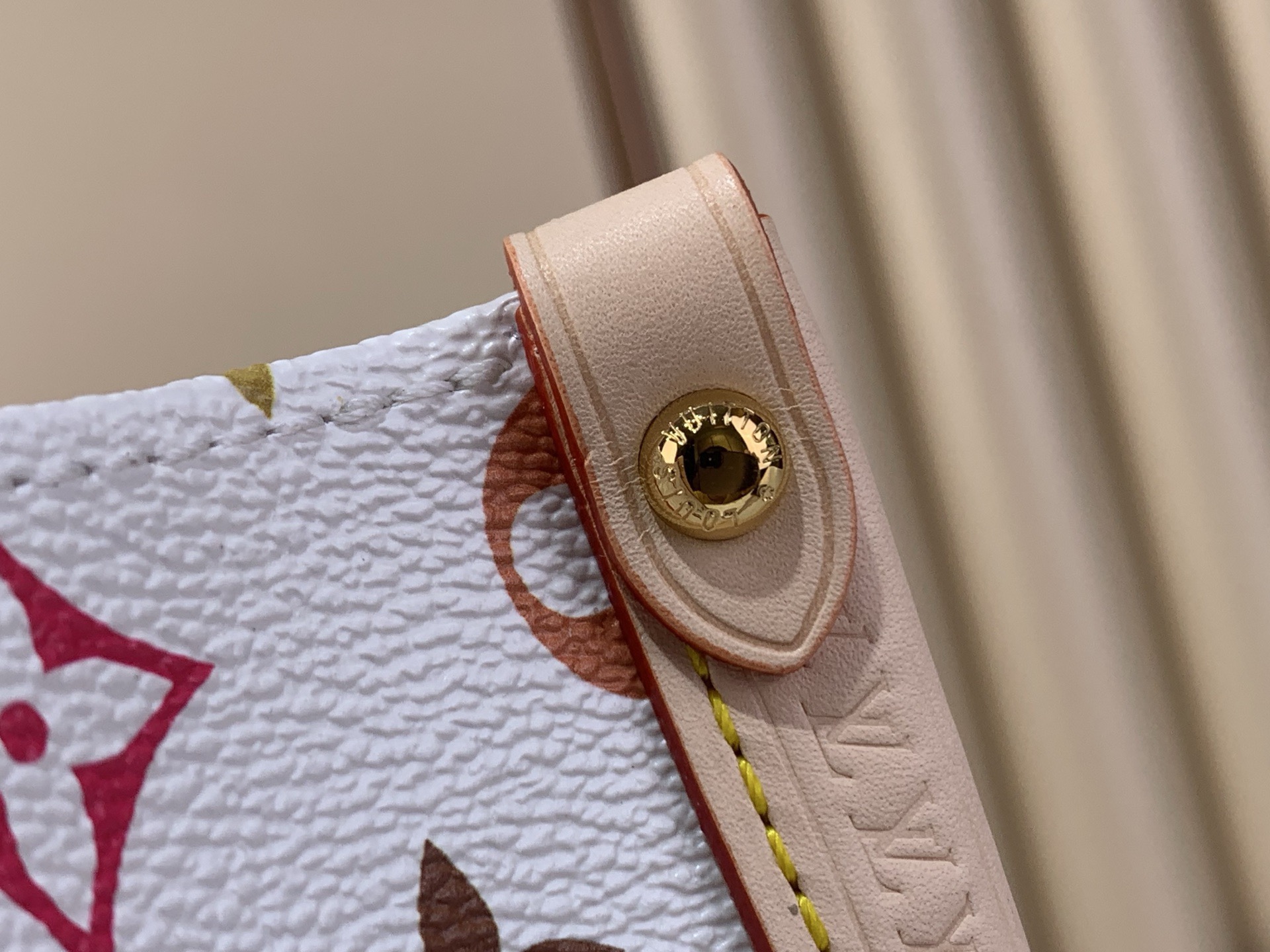 LV Style White Leather Top Handle Bag style reference detail image 7 from source 760013