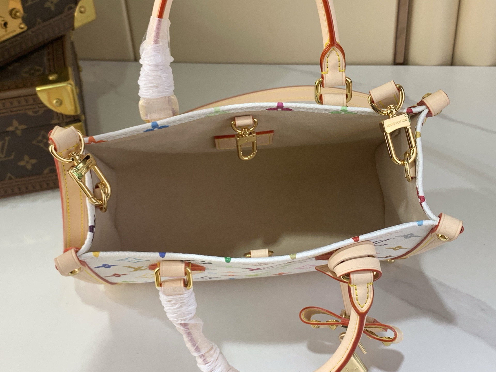 LV Style White Leather Top Handle Bag style reference detail image 8 from source 760013