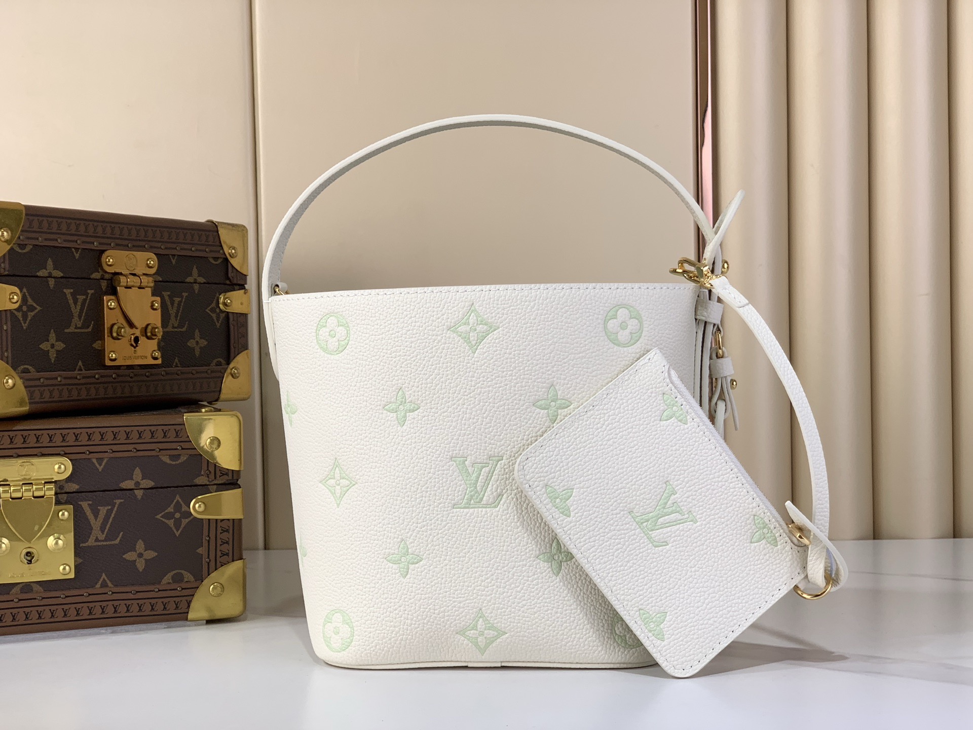 LV Style White Leather Top Handle Bag style reference detail image 3 from source 760039