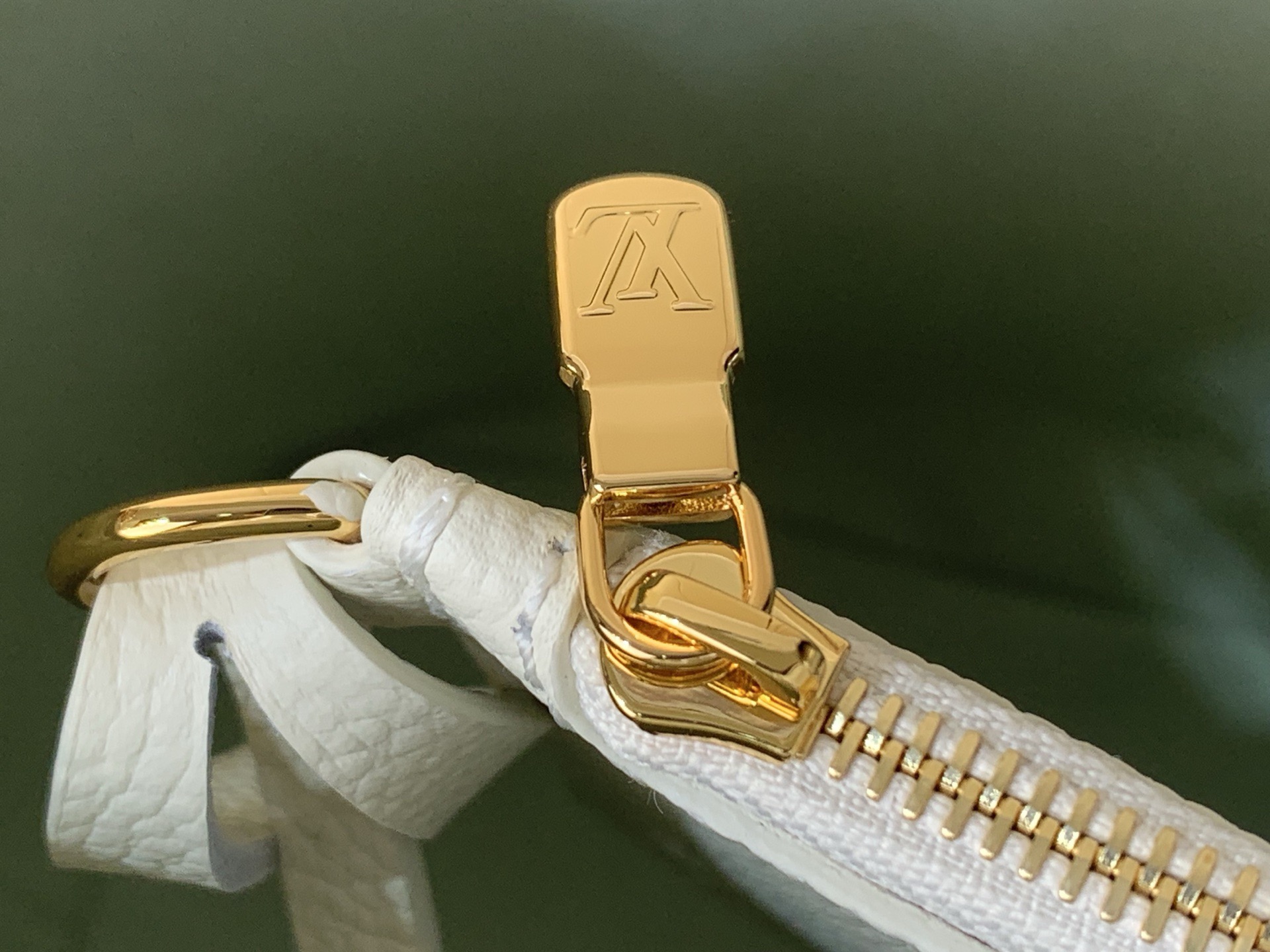 LV Style White Leather Top Handle Bag style reference detail image 8 from source 760039