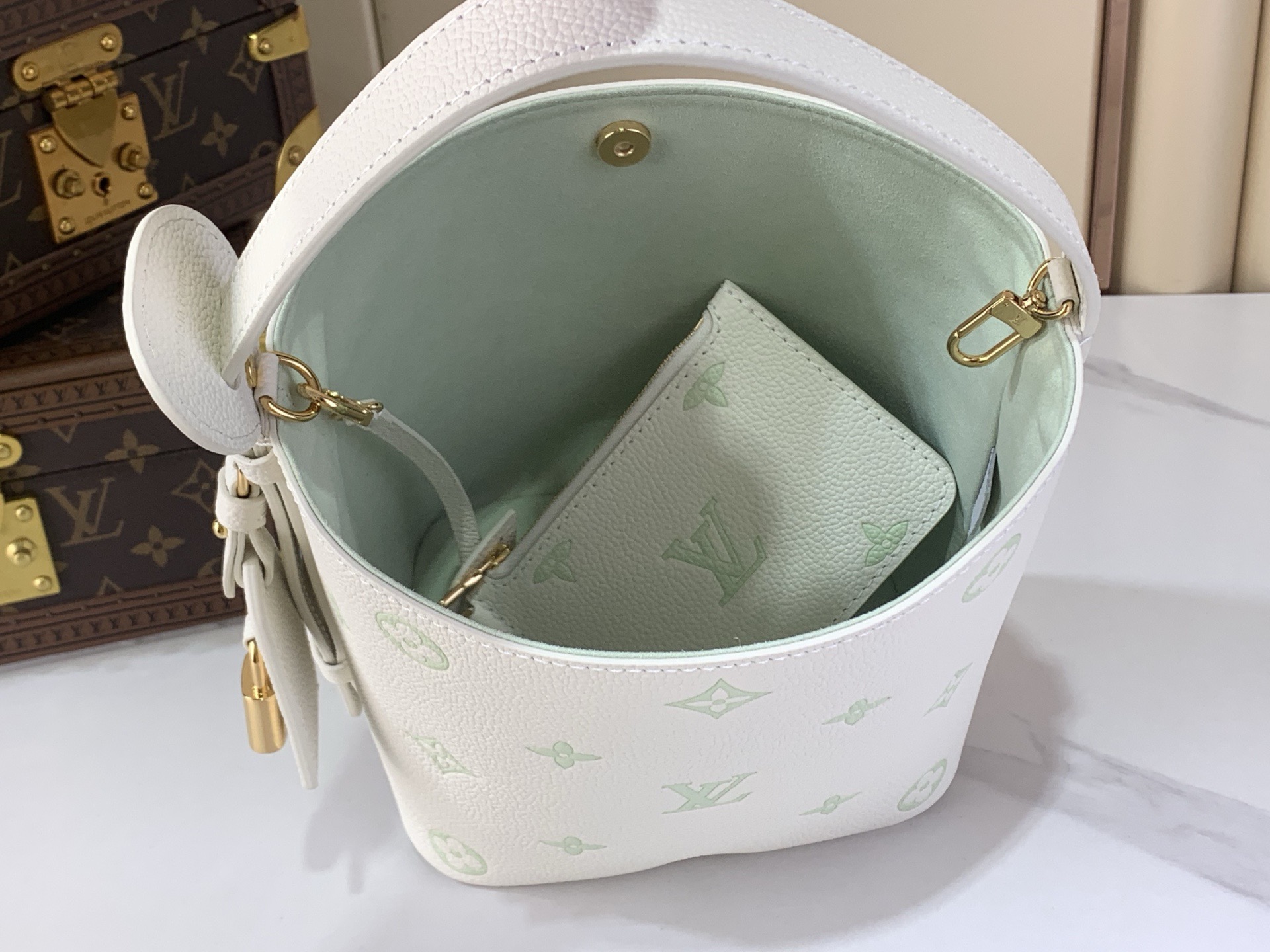LV Style White Leather Top Handle Bag style reference detail image 9 from source 760039