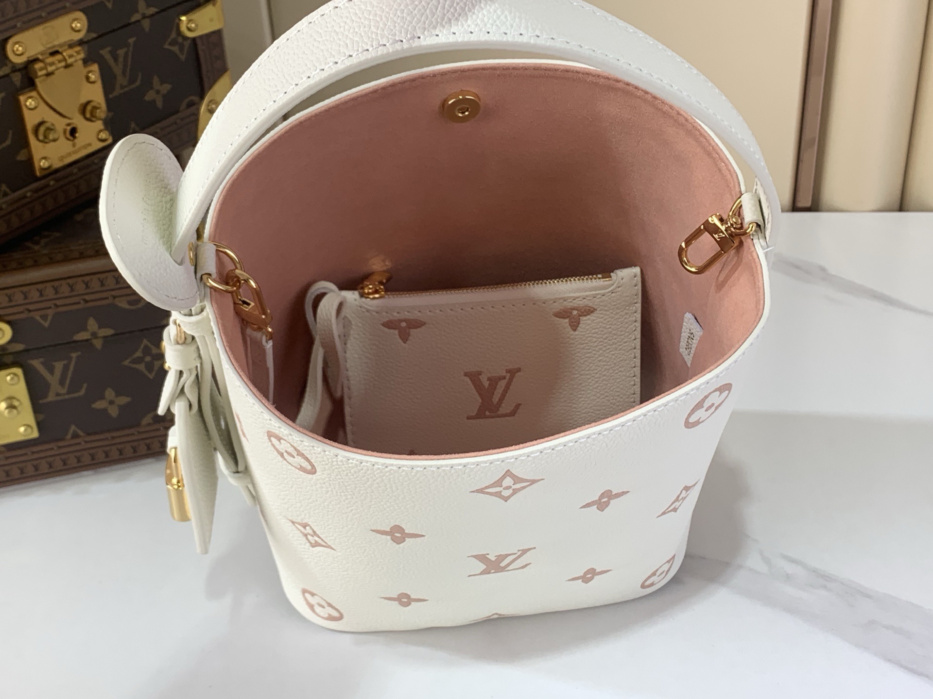 LV Style White Leather Top Handle Bag style reference detail image 9 from source 760038