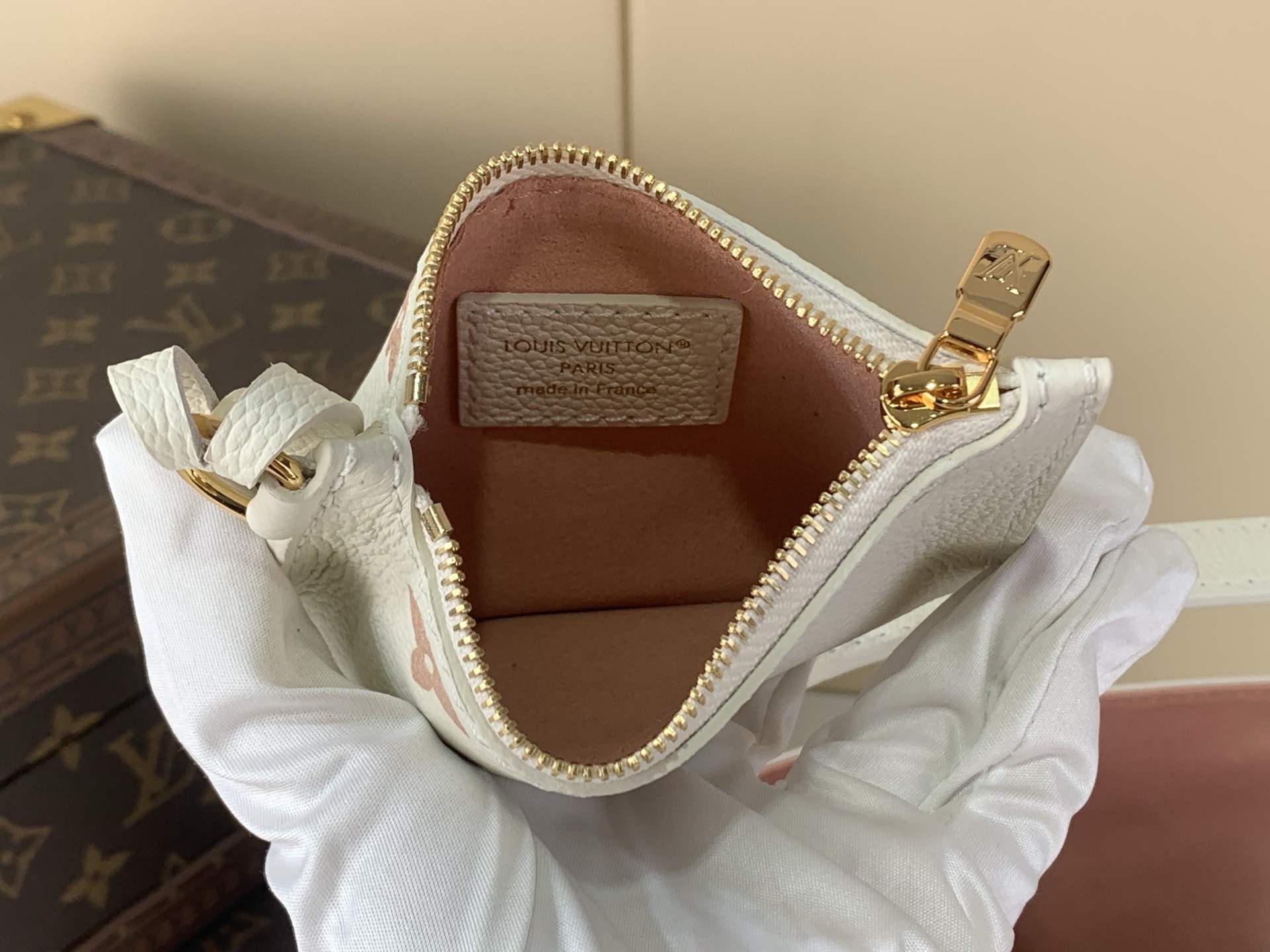 LV Style White Leather Top Handle Bag style reference detail image 6 from source 760038