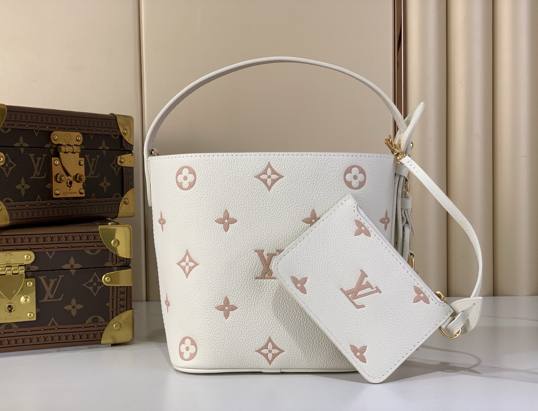 LV Style White Leather Top Handle Bag style reference detail image 3 from source 760038