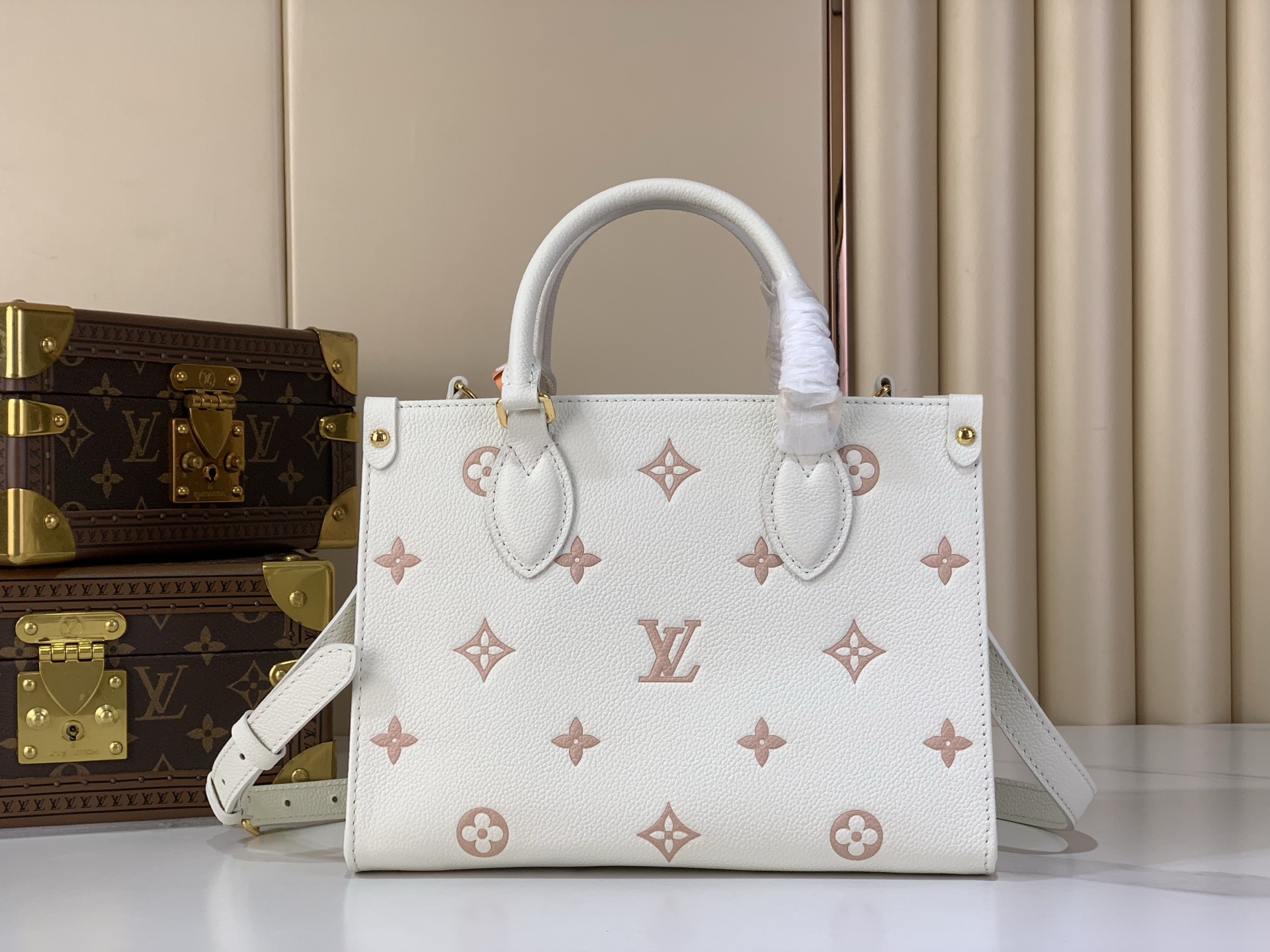 LV Style White Leather Top Handle Bag style reference detail image 3 from source 760035