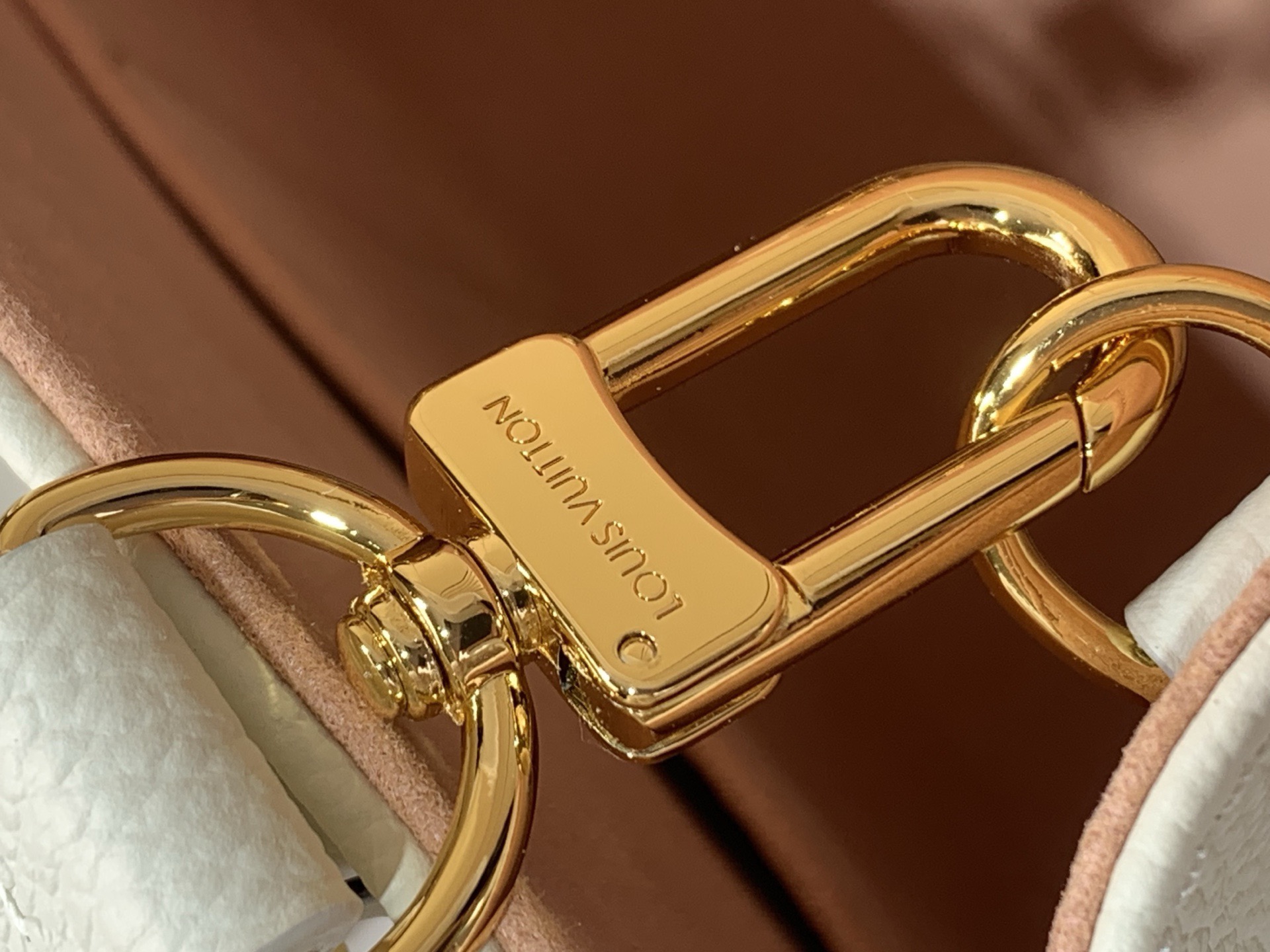LV Style White Leather Top Handle Bag style reference detail image 6 from source 760035