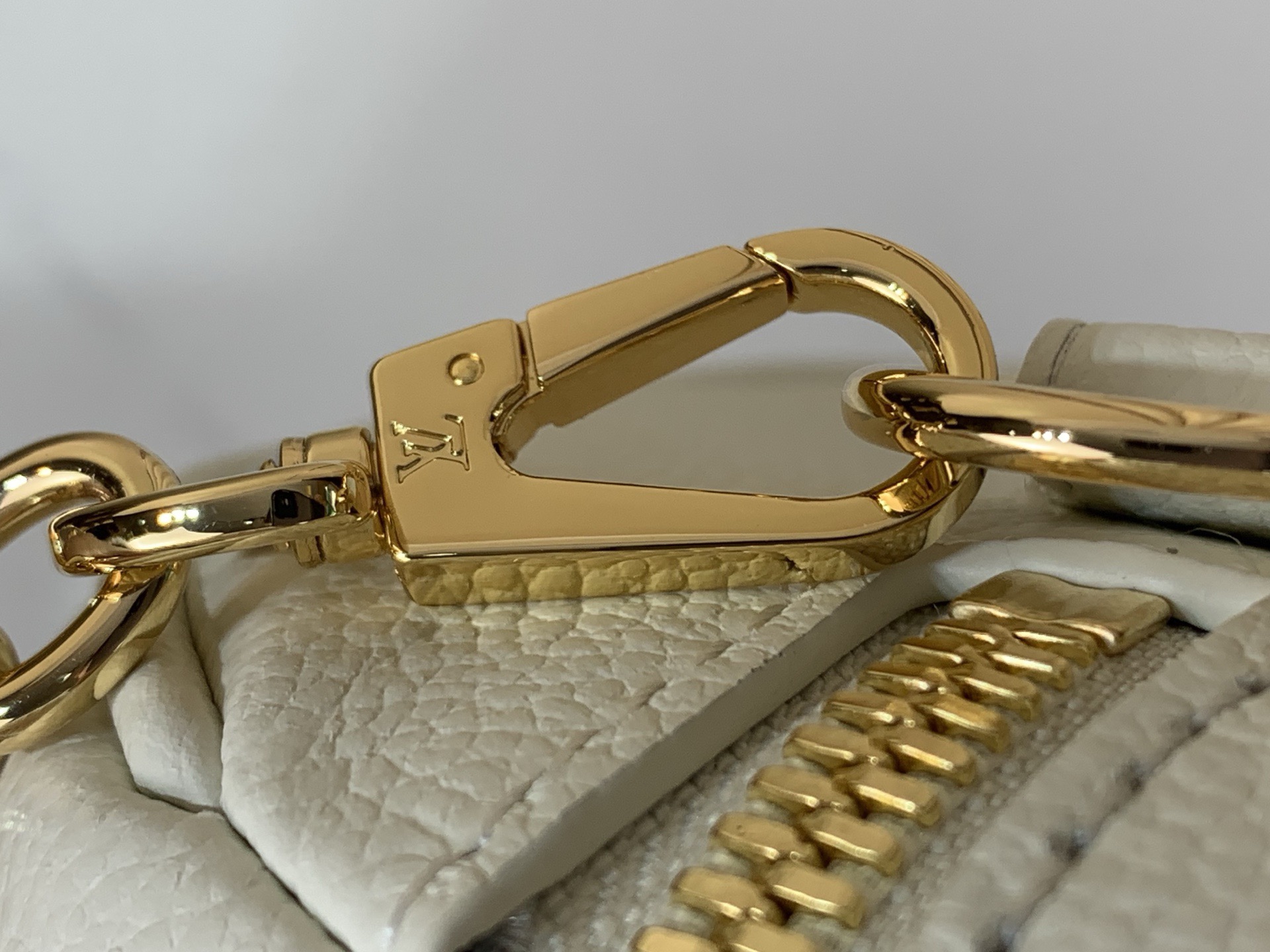 LV Style Beige Leather Top Handle Bag style reference detail image 5 from source 760036