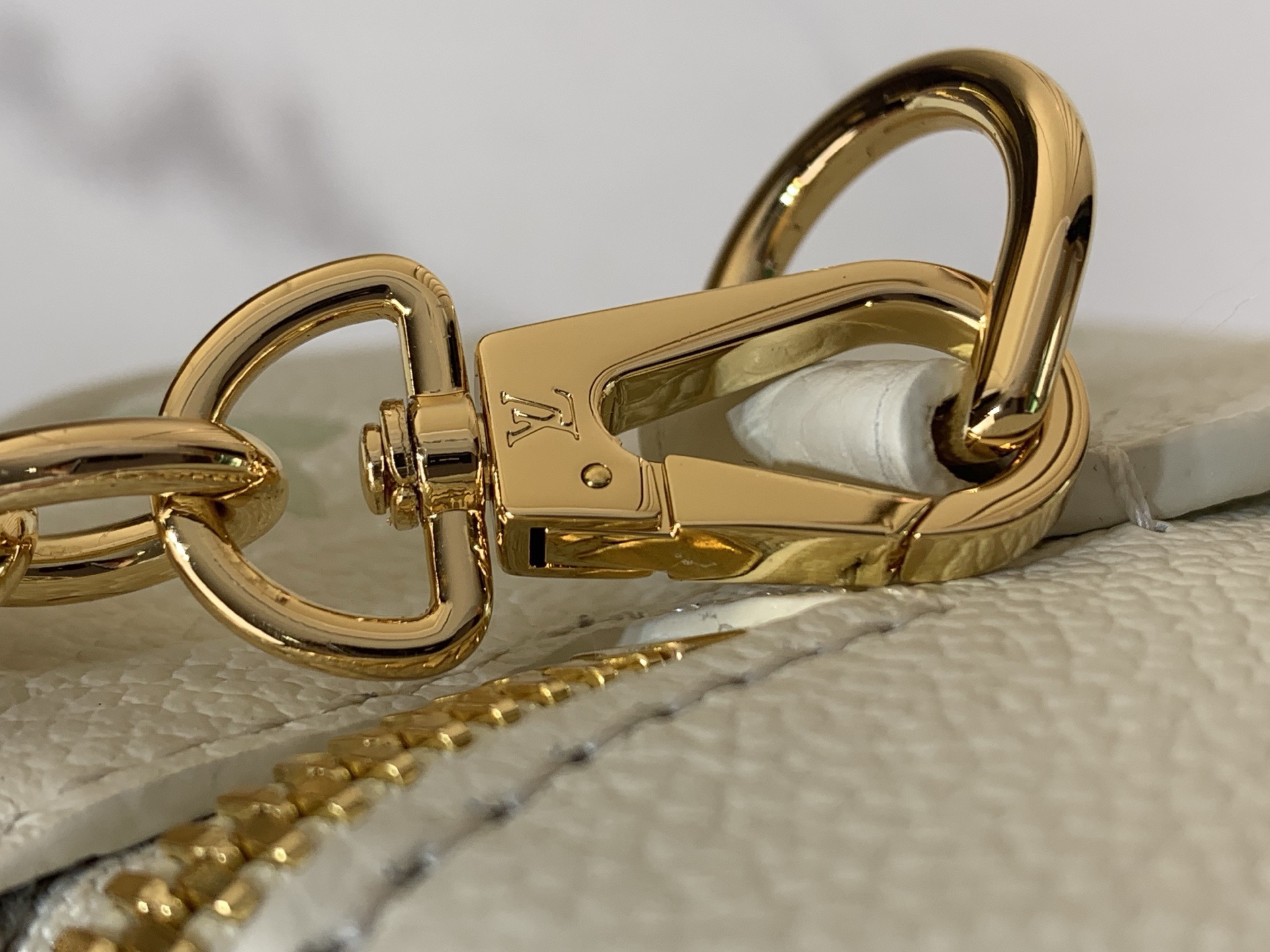 LV Style Beige Leather Top Handle Bag style reference detail image 6 from source 760037