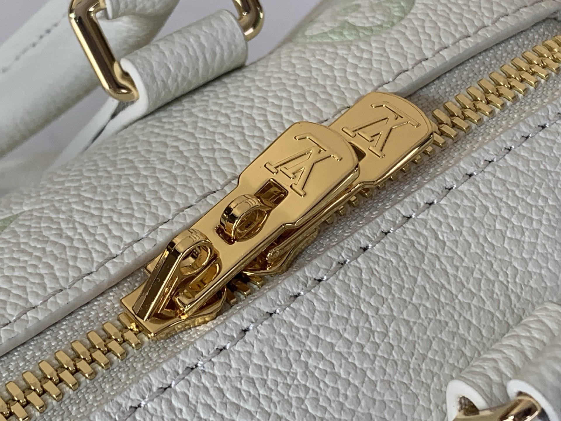 LV Style Beige Leather Top Handle Bag style reference detail image 7 from source 760037