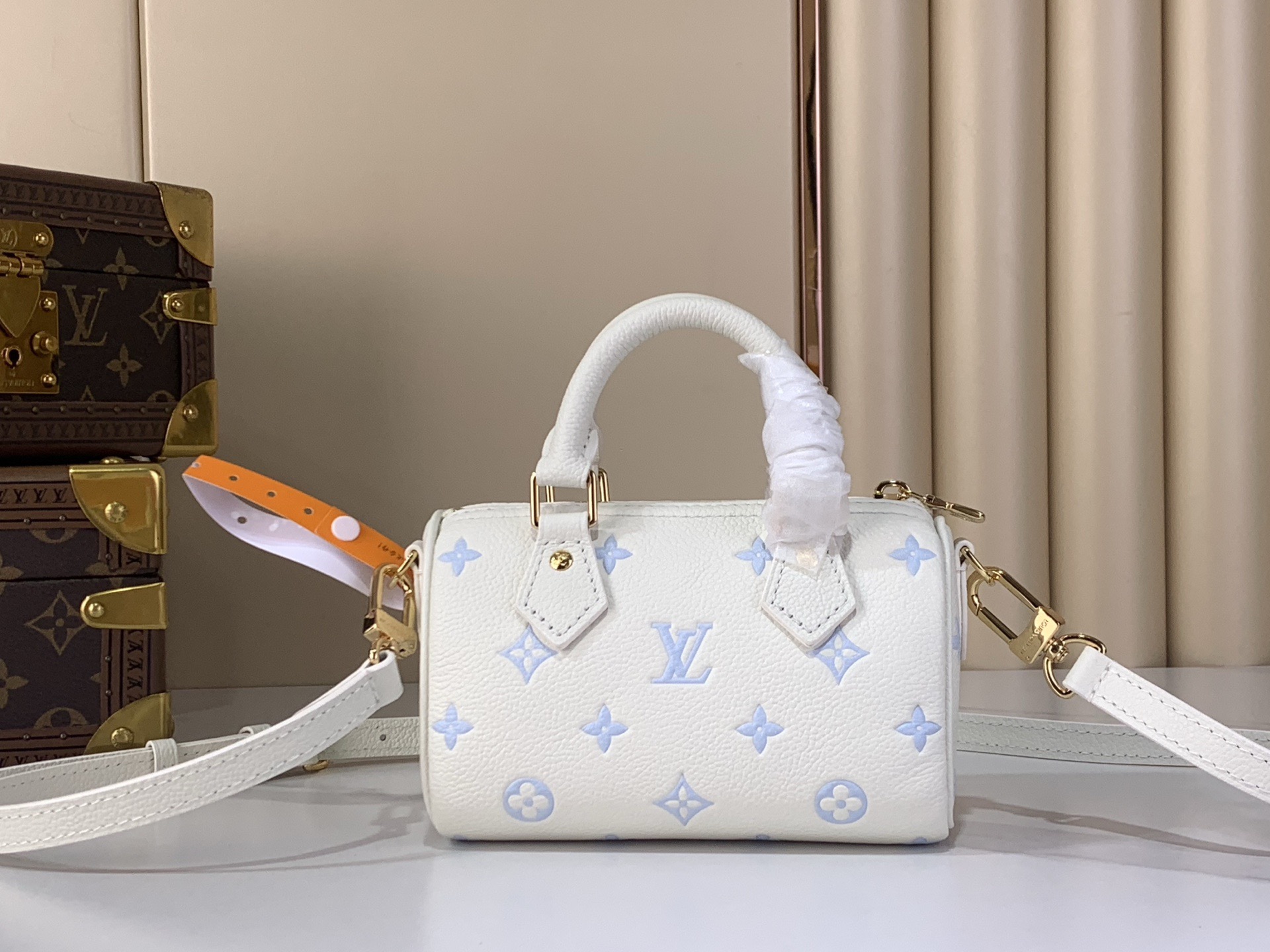 LV Style White Leather Top Handle Bag style reference detail image 3 from source 760041