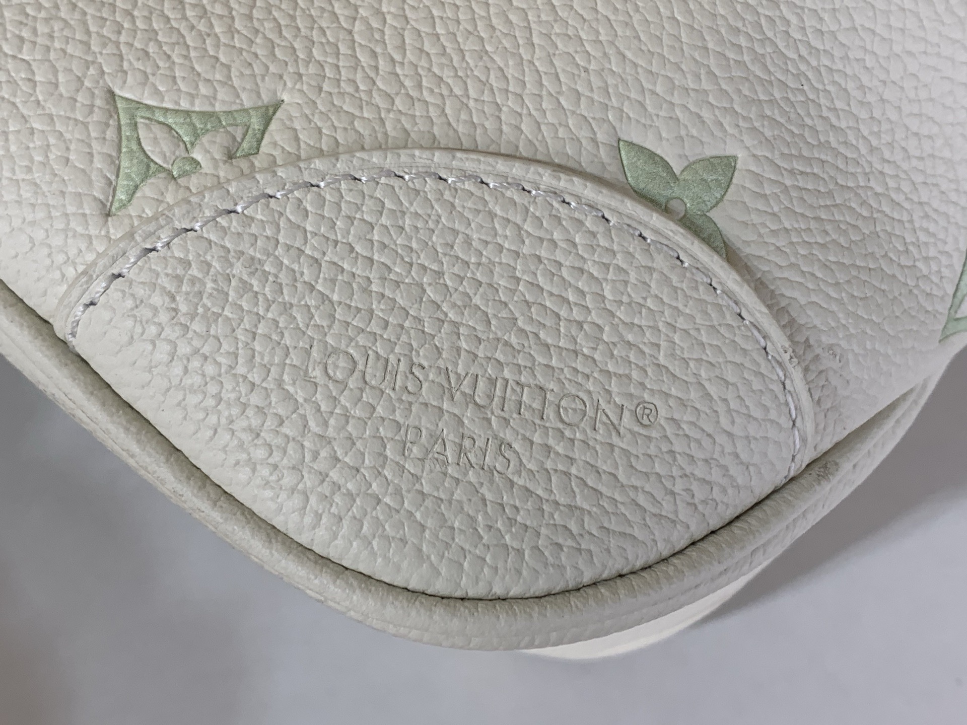 LV Style White Leather Top Handle Bag style reference detail image 7 from source 760040
