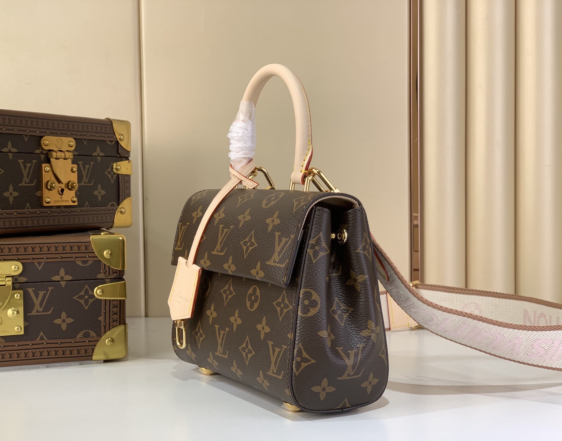 LV Style Black Leather Top Handle Bag style reference detail image 3 from source 760010