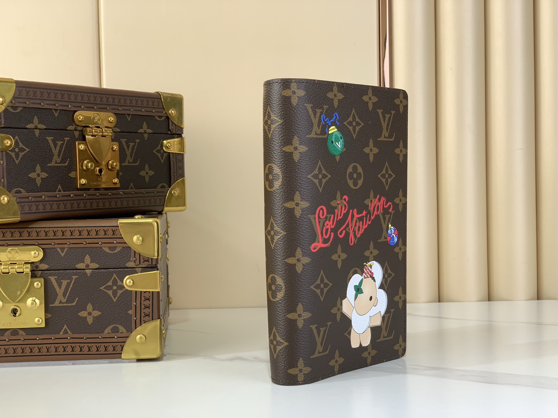 LV Style Canvas Bag Lookbook Reference image 2