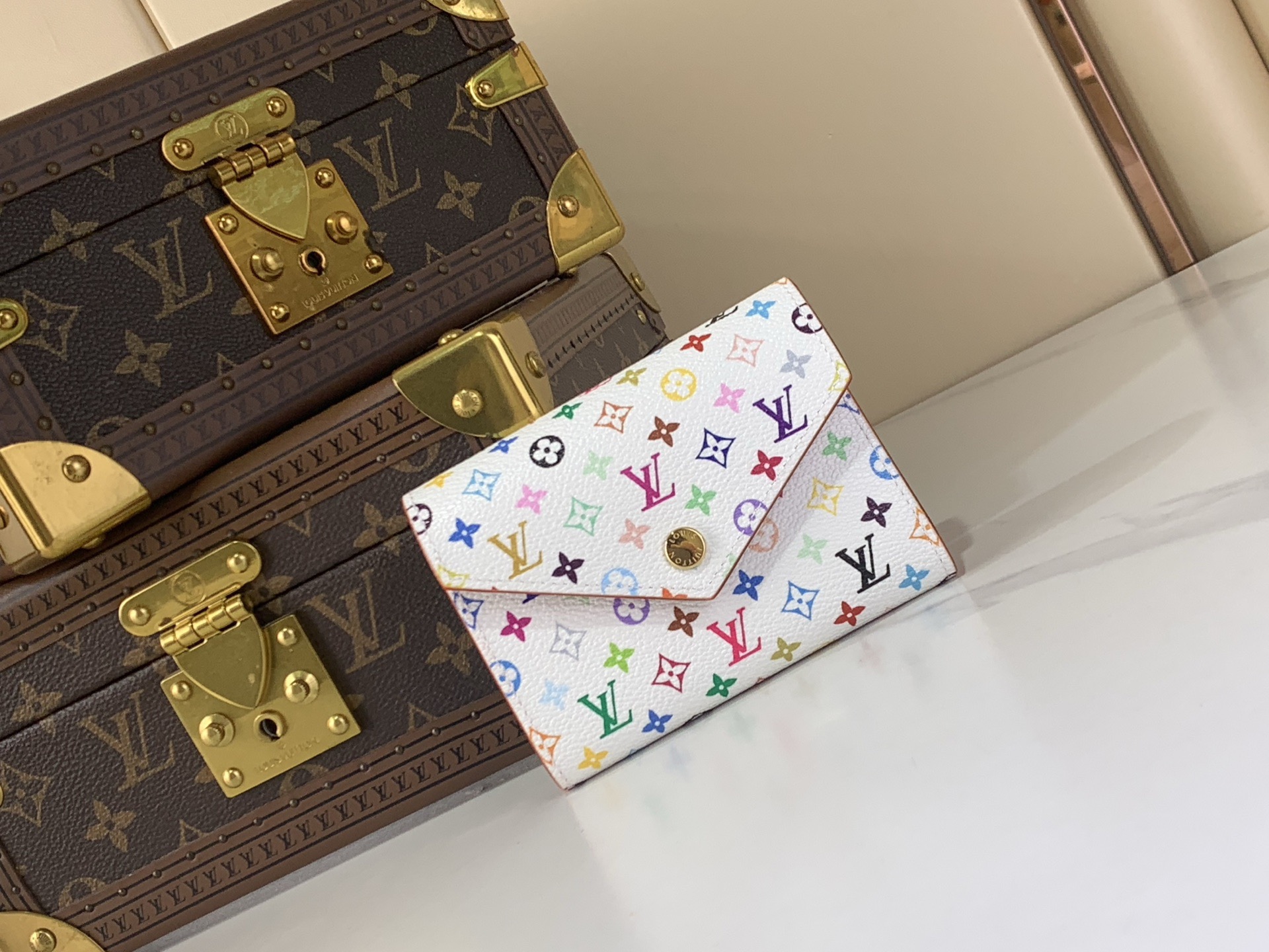 LV Style White Leather Wallet Lookbook Reference image 1