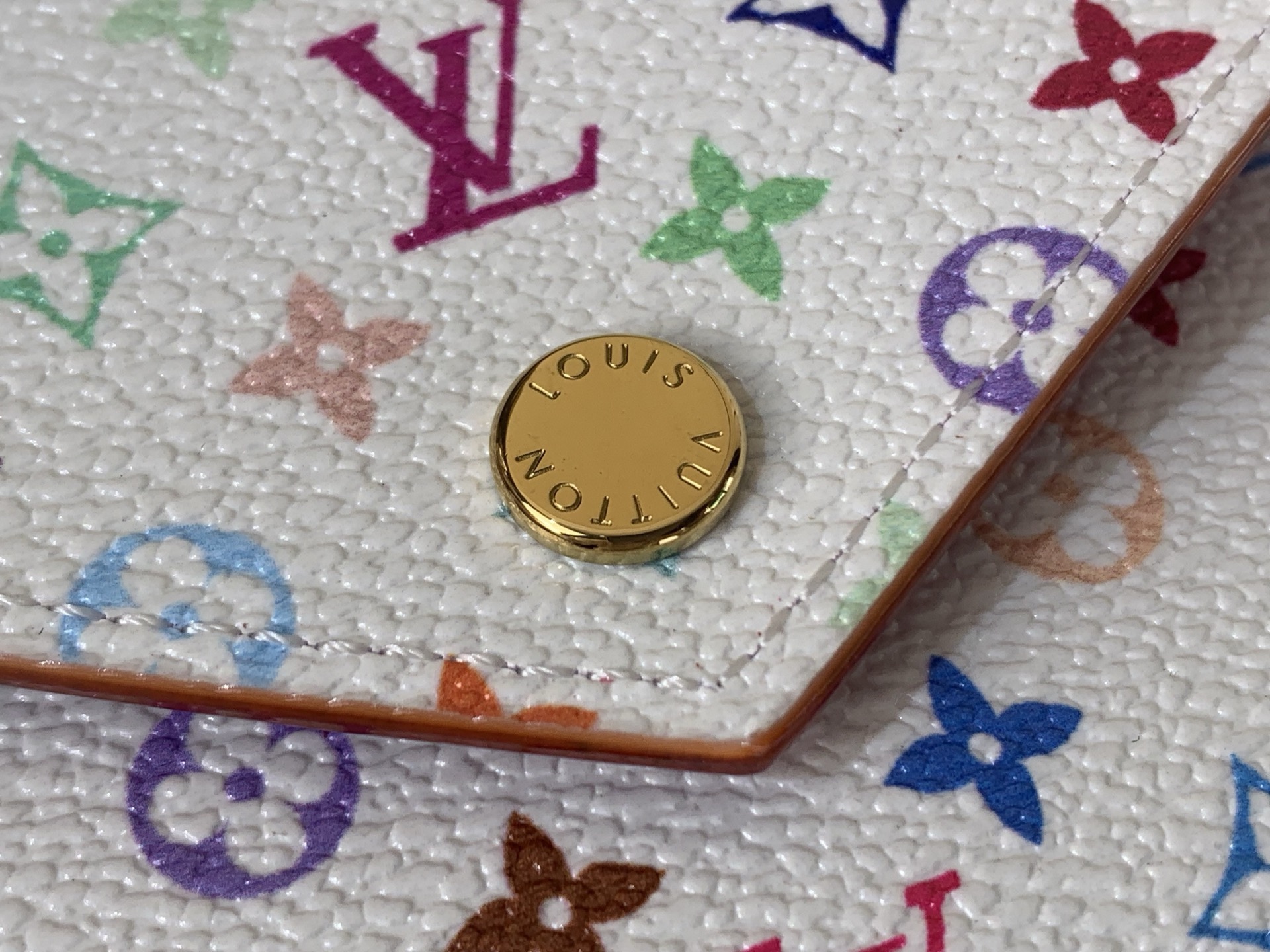 LV Style White Leather Wallet Bags detail image 5 from source 760017