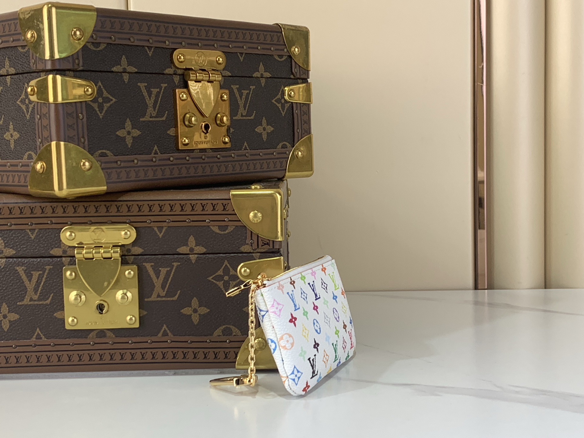 LV Style White Wallet Lookbook Reference image 2