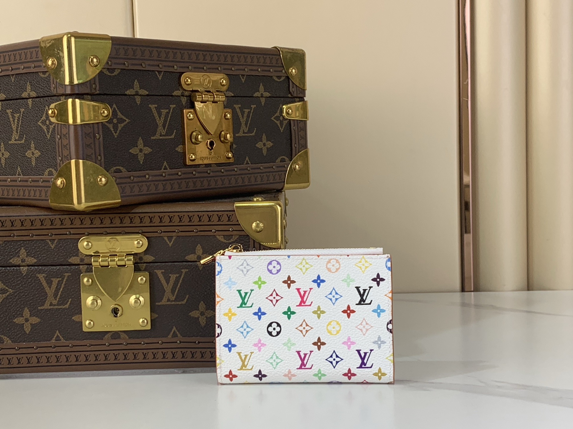 LV Style White Canvas Wallet Lookbook Reference image 1
