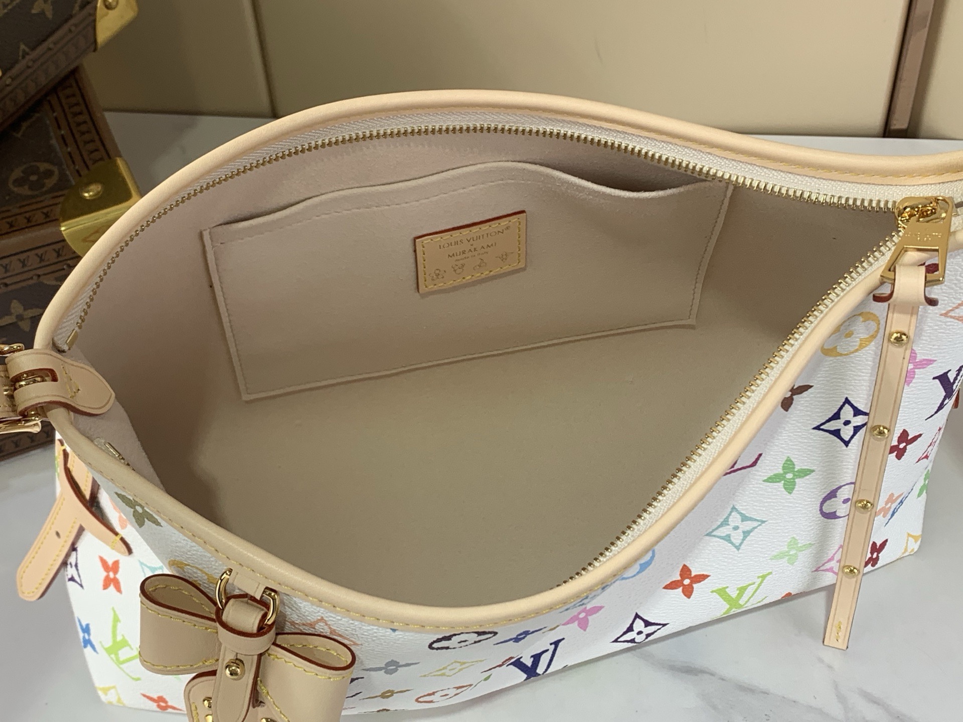 LV Style White Leather Clutch Bags detail image 9 from source 760016