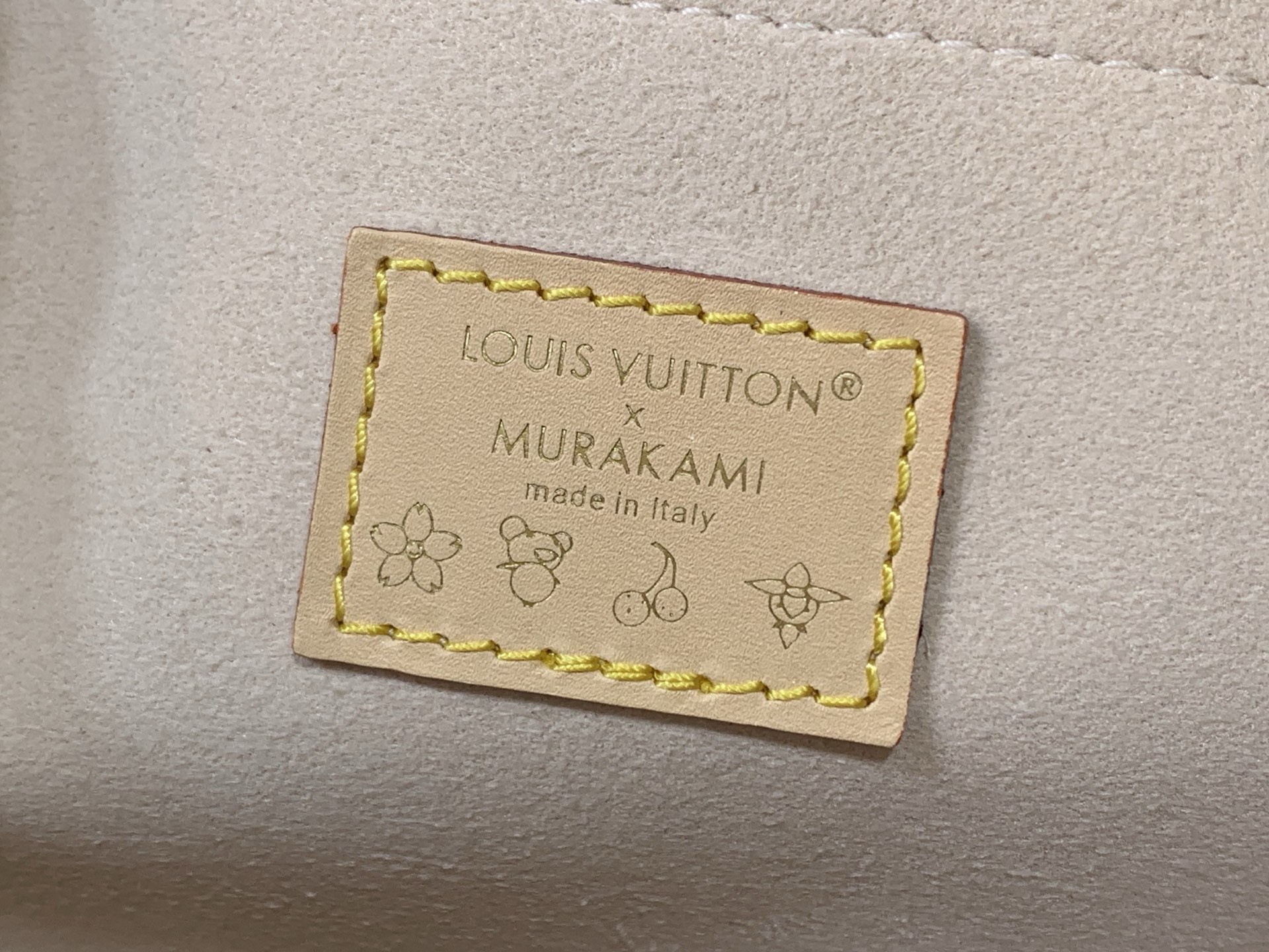 LV Style White Leather Clutch Bags detail image 8 from source 760016