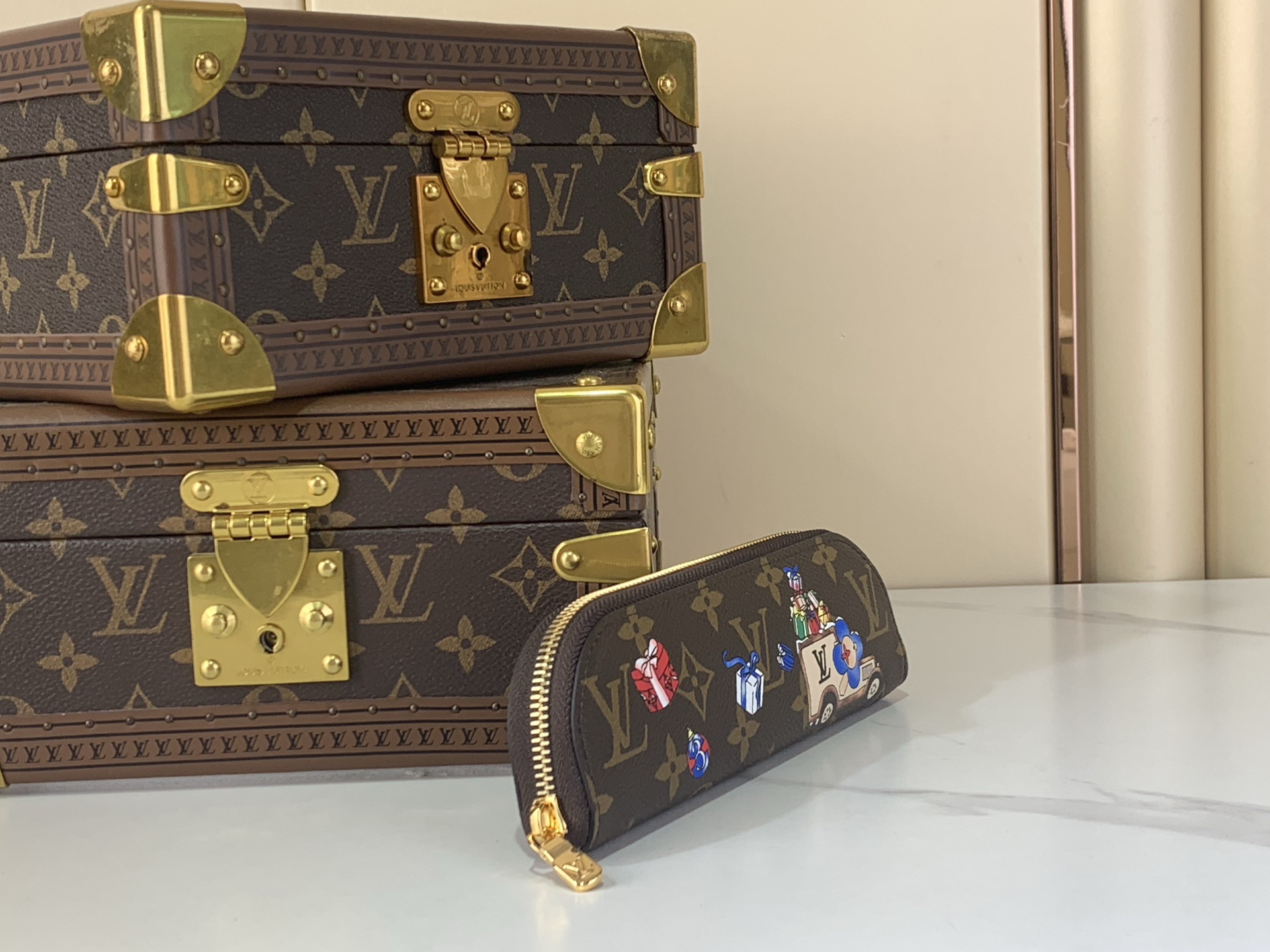 LV Style Beige Leather Bag Lookbook Reference image 2