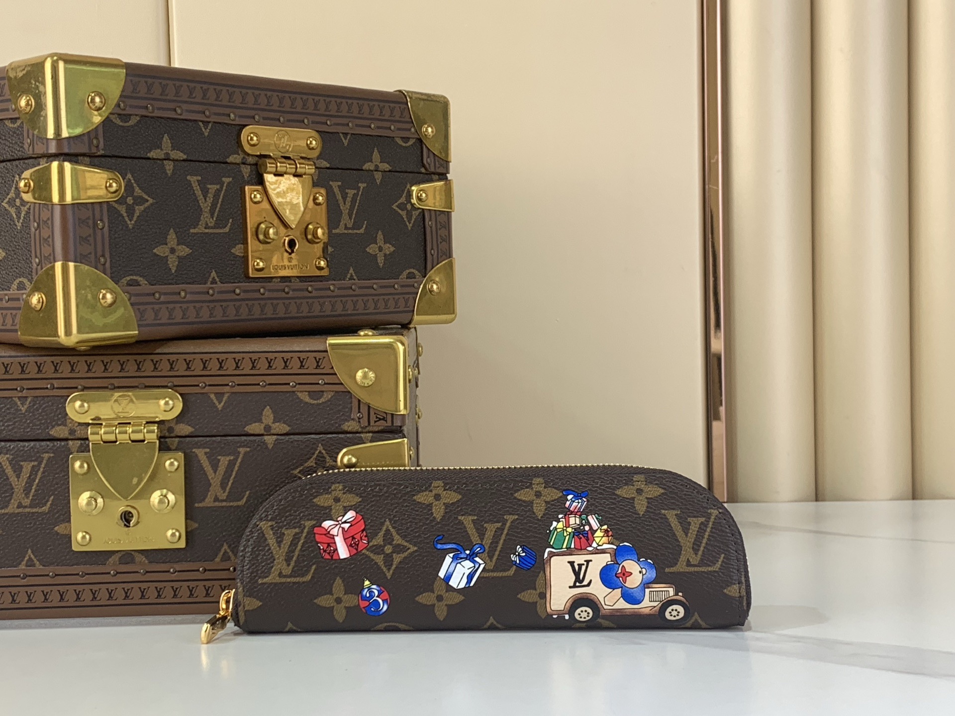 LV Style Beige Leather Bag Lookbook Reference image 1